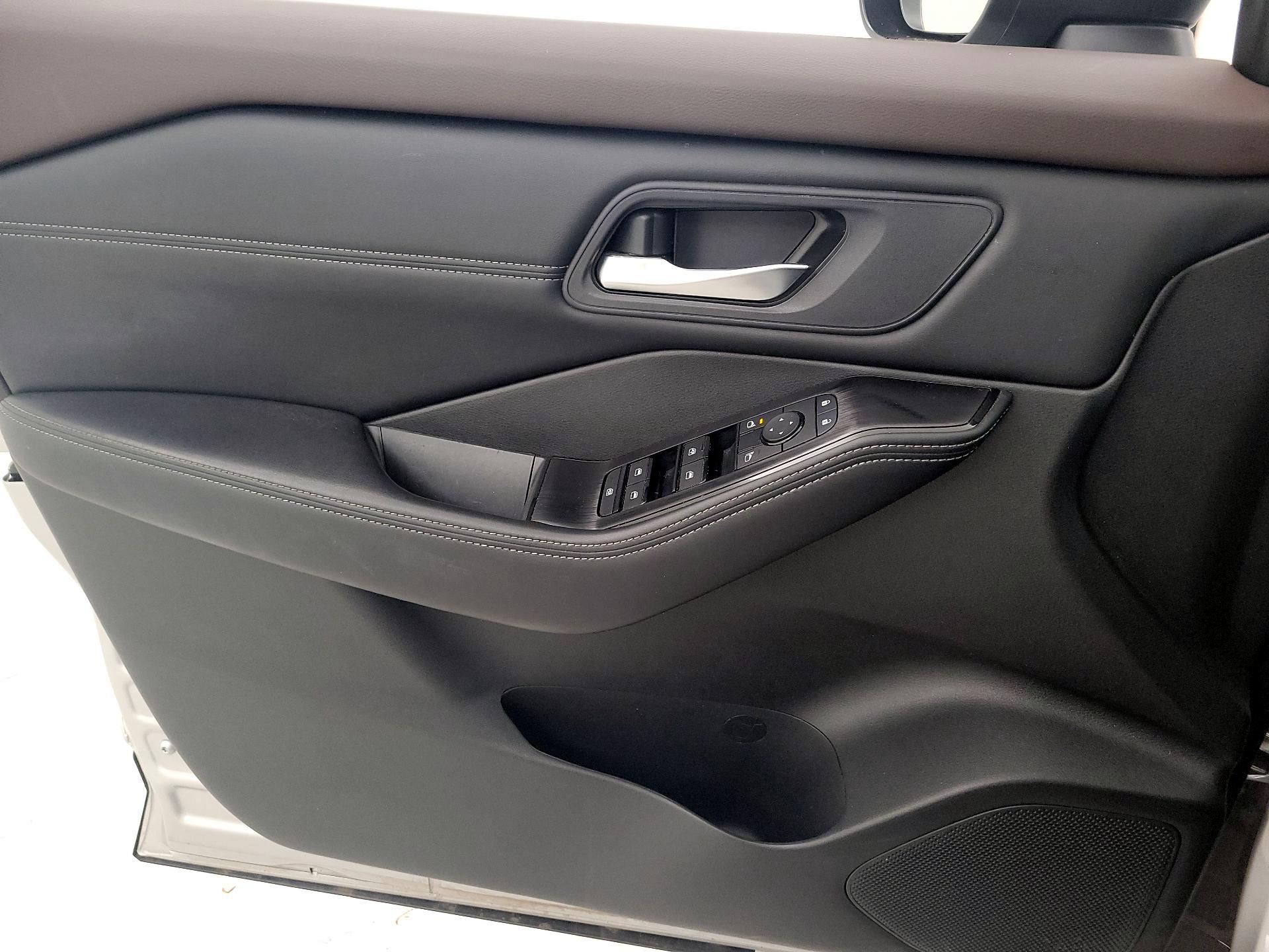 Thumbnail: 2023 Nissan Rogue - 12