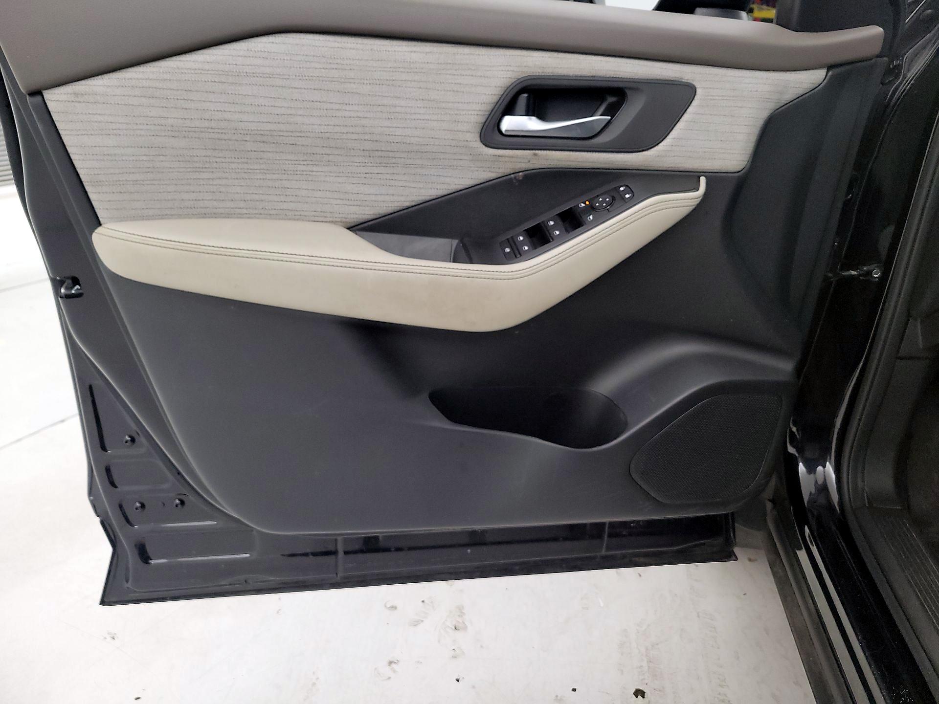 Thumbnail: 2023 Nissan Rogue - 12