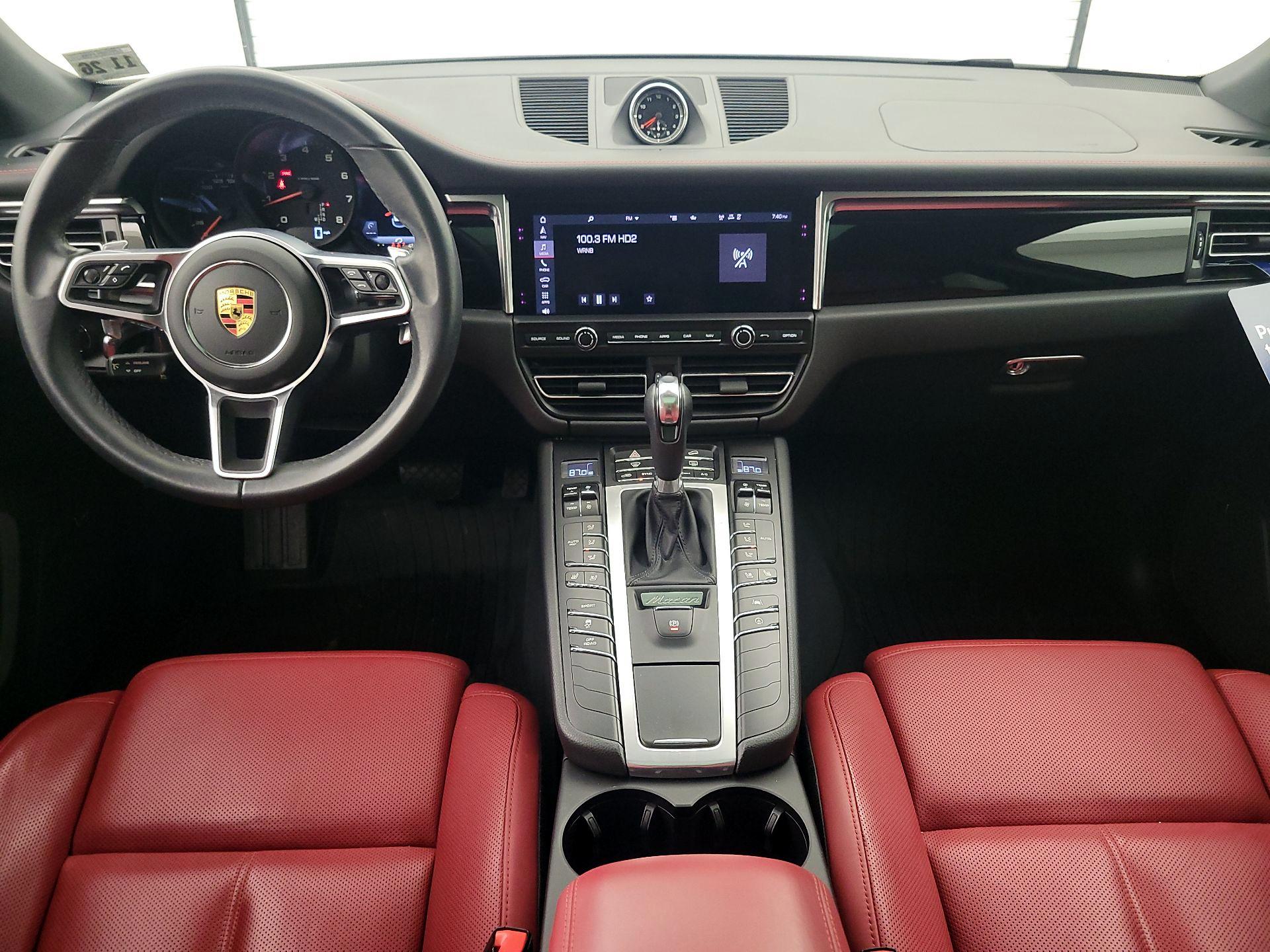 Thumbnail: 2021 Porsche Macan - 9