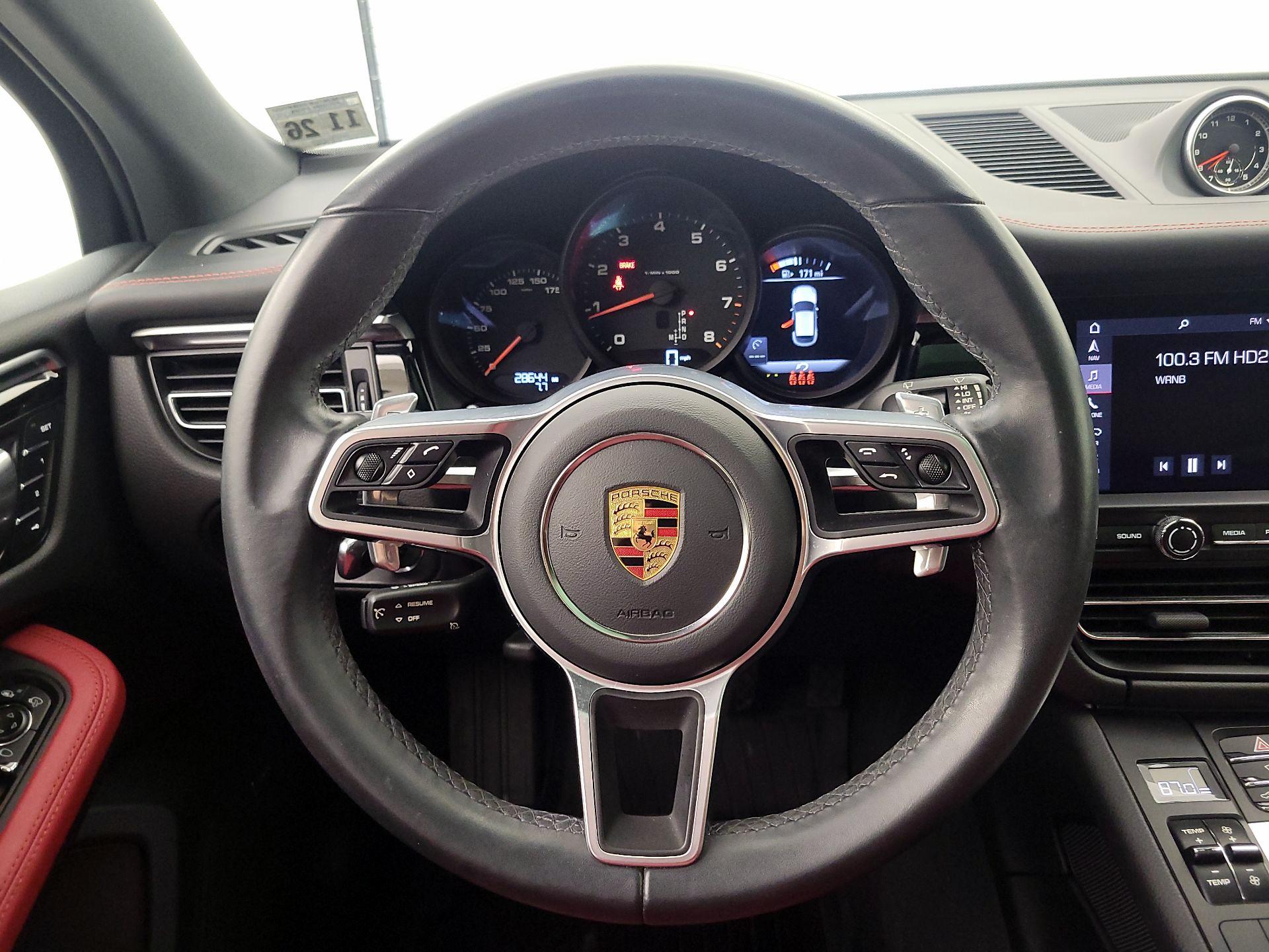 Thumbnail: 2021 Porsche Macan - 10