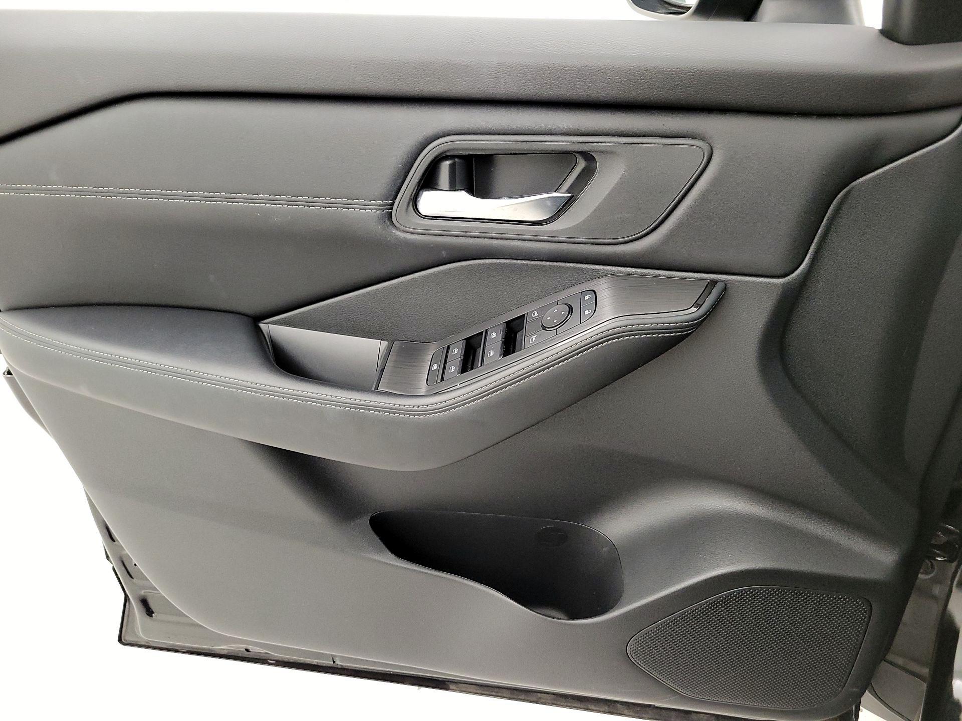 Thumbnail: 2024 Nissan Rogue - 12