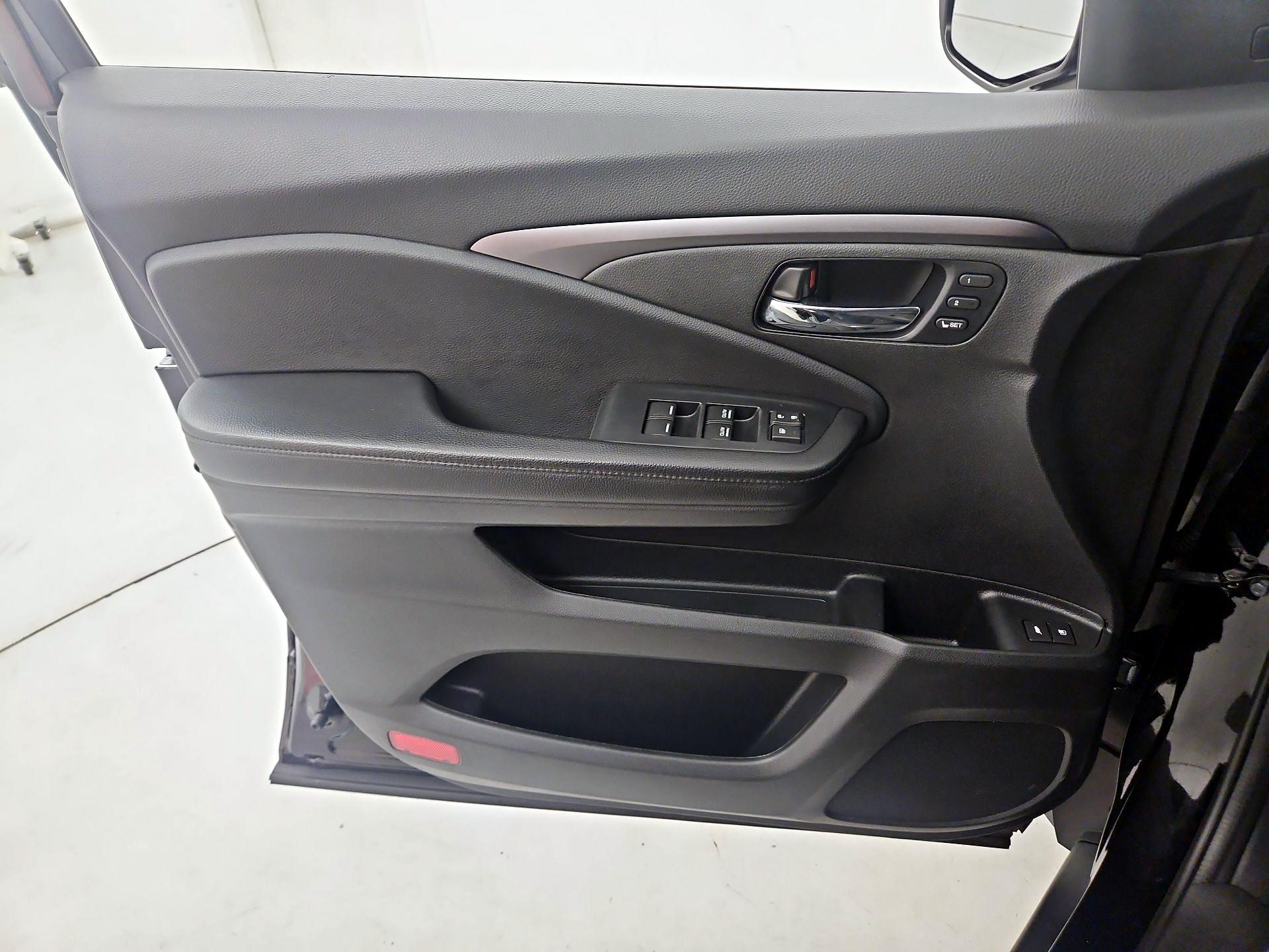 Thumbnail: 2022 Honda Pilot - 12