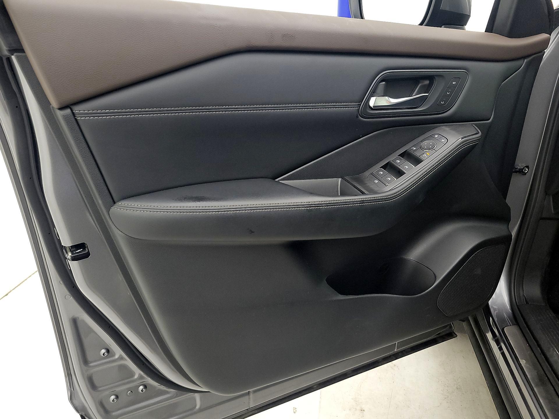 Thumbnail: 2023 Nissan Rogue - 12