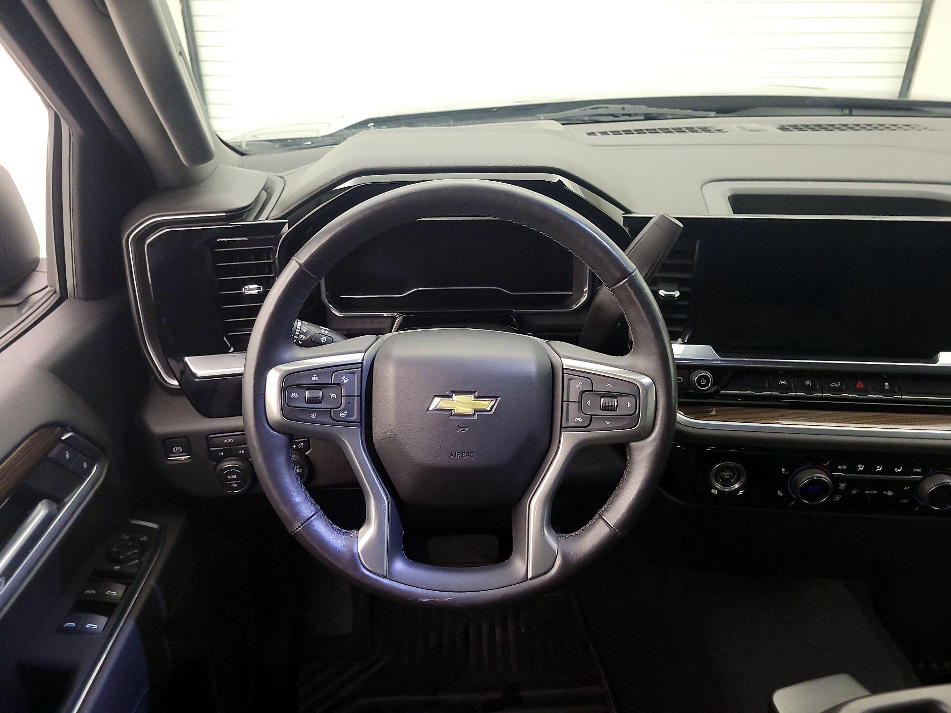 Thumbnail: 2022 Chevrolet Silverado 1500 - 10