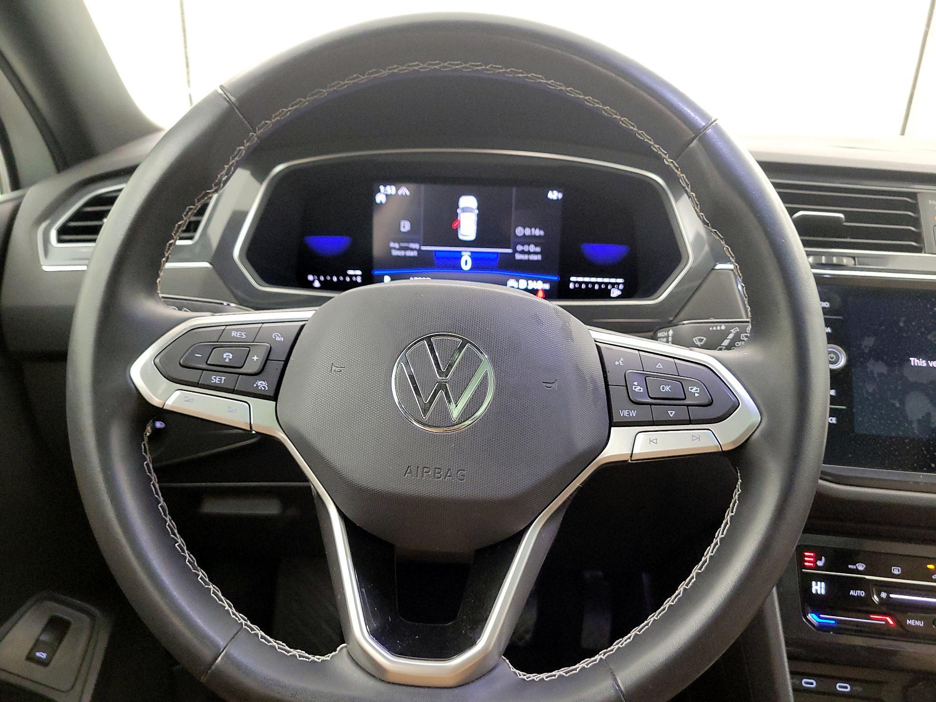 Thumbnail: 2022 Volkswagen Tiguan - 10