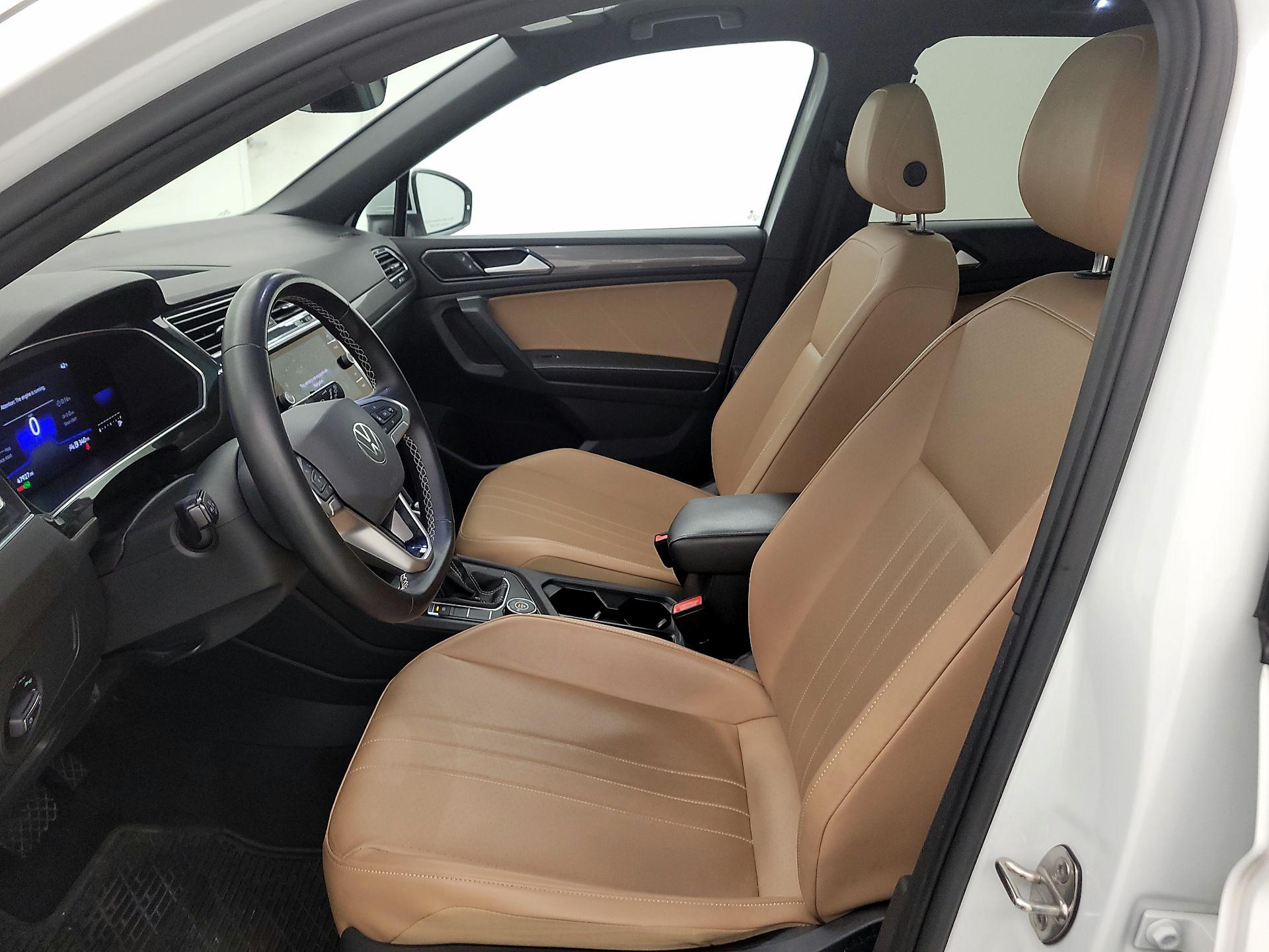 Thumbnail: 2022 Volkswagen Tiguan - 11