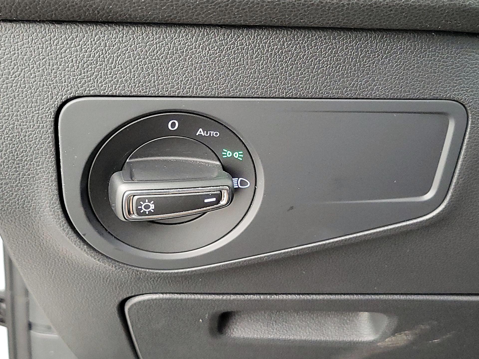 Thumbnail: 2022 Volkswagen Tiguan - 13