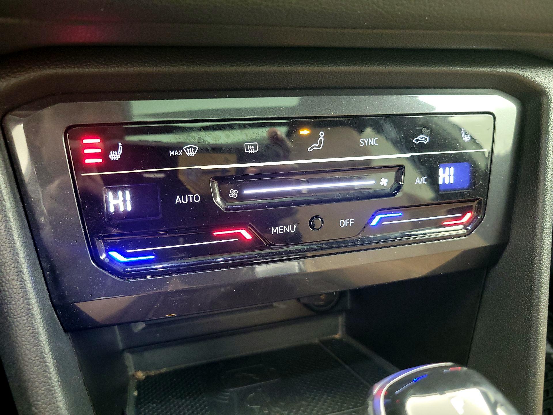 Thumbnail: 2022 Volkswagen Tiguan - 16