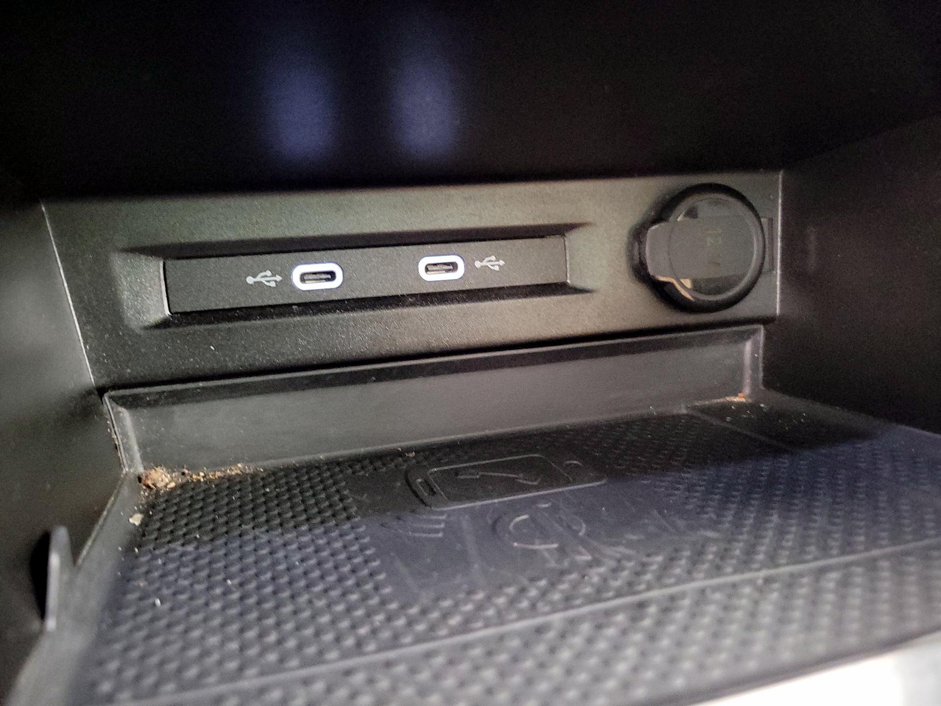 Thumbnail: 2022 Volkswagen Tiguan - 18