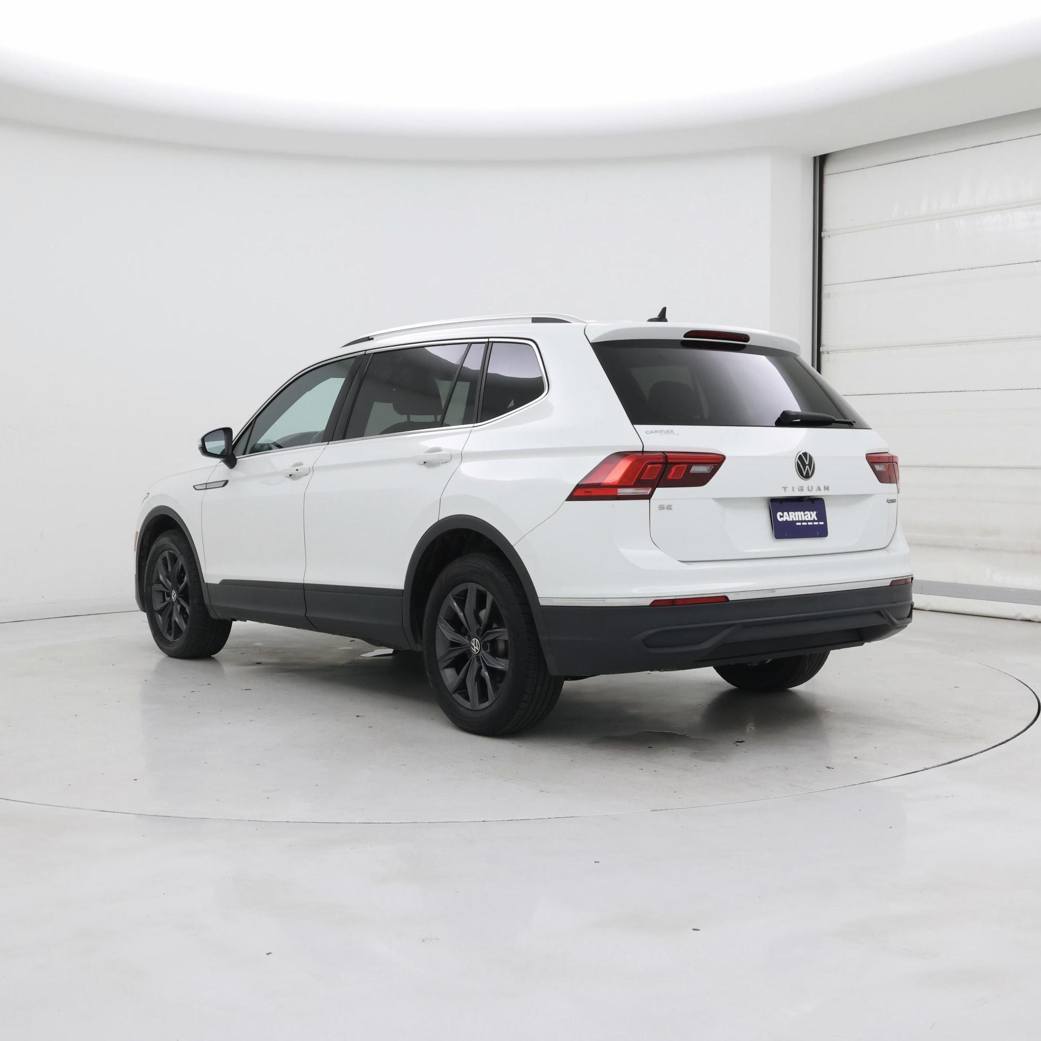 Thumbnail: 2022 Volkswagen Tiguan - 2