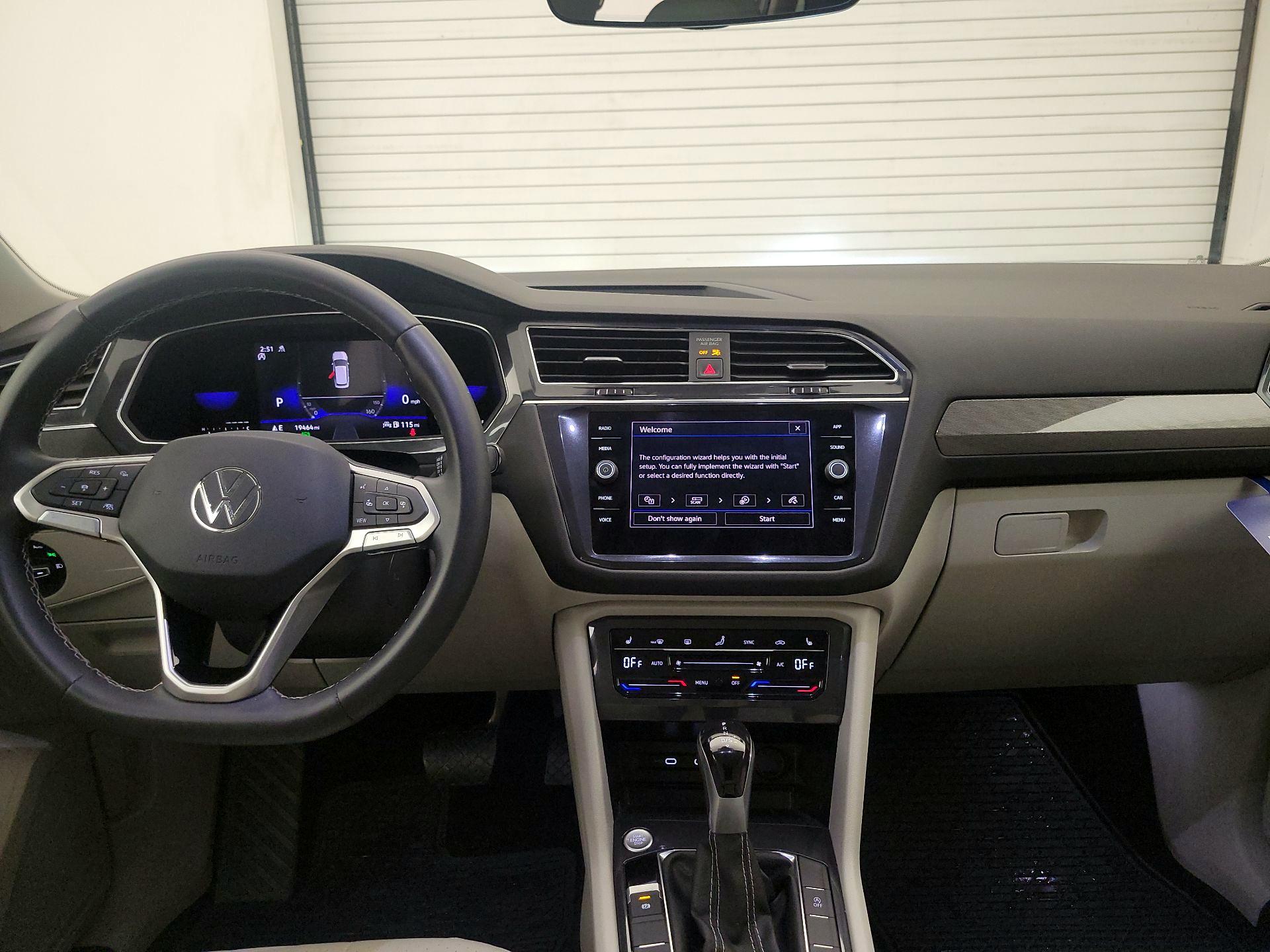 Thumbnail: 2022 Volkswagen Tiguan - 9