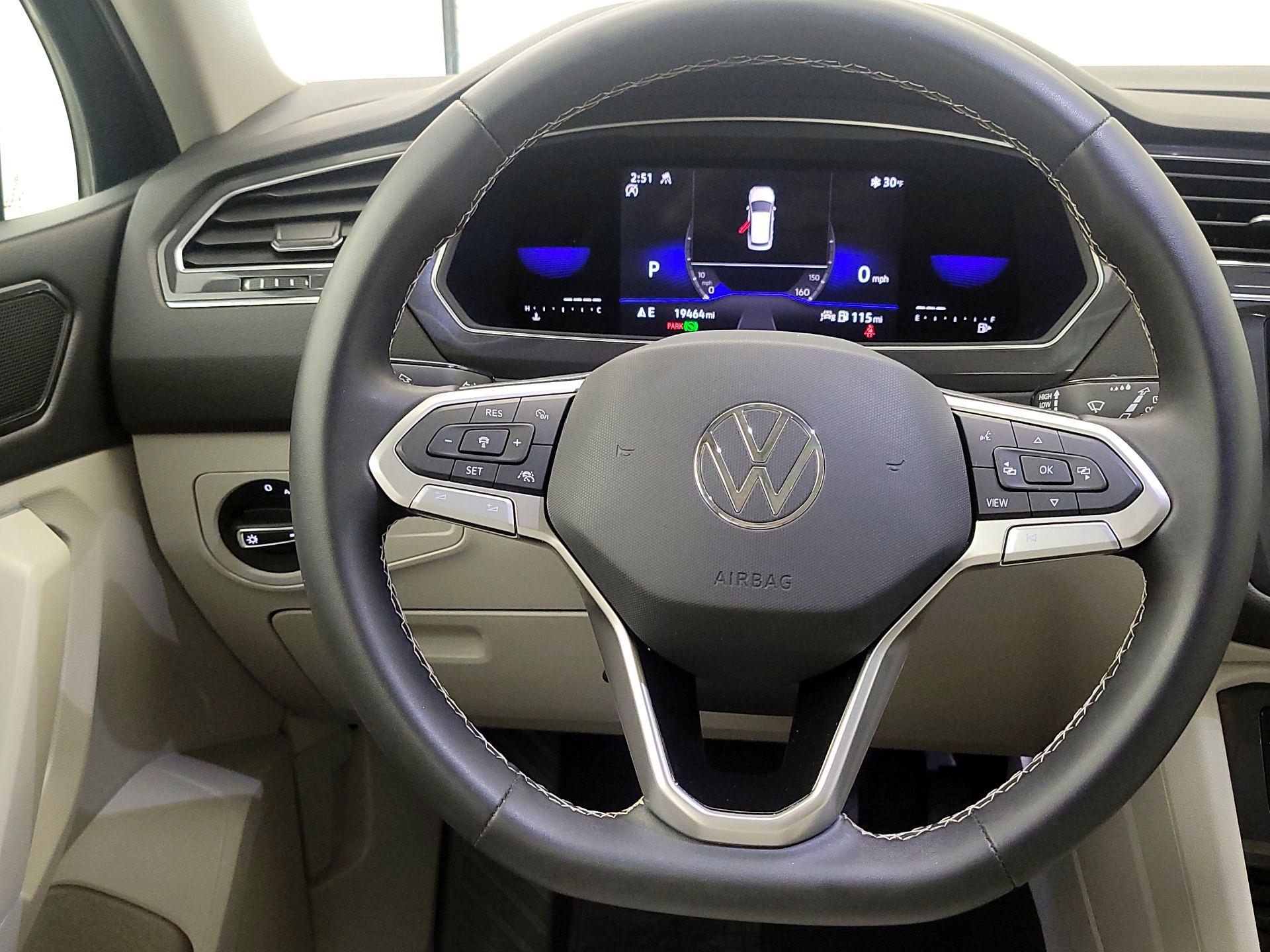 Thumbnail: 2022 Volkswagen Tiguan - 10