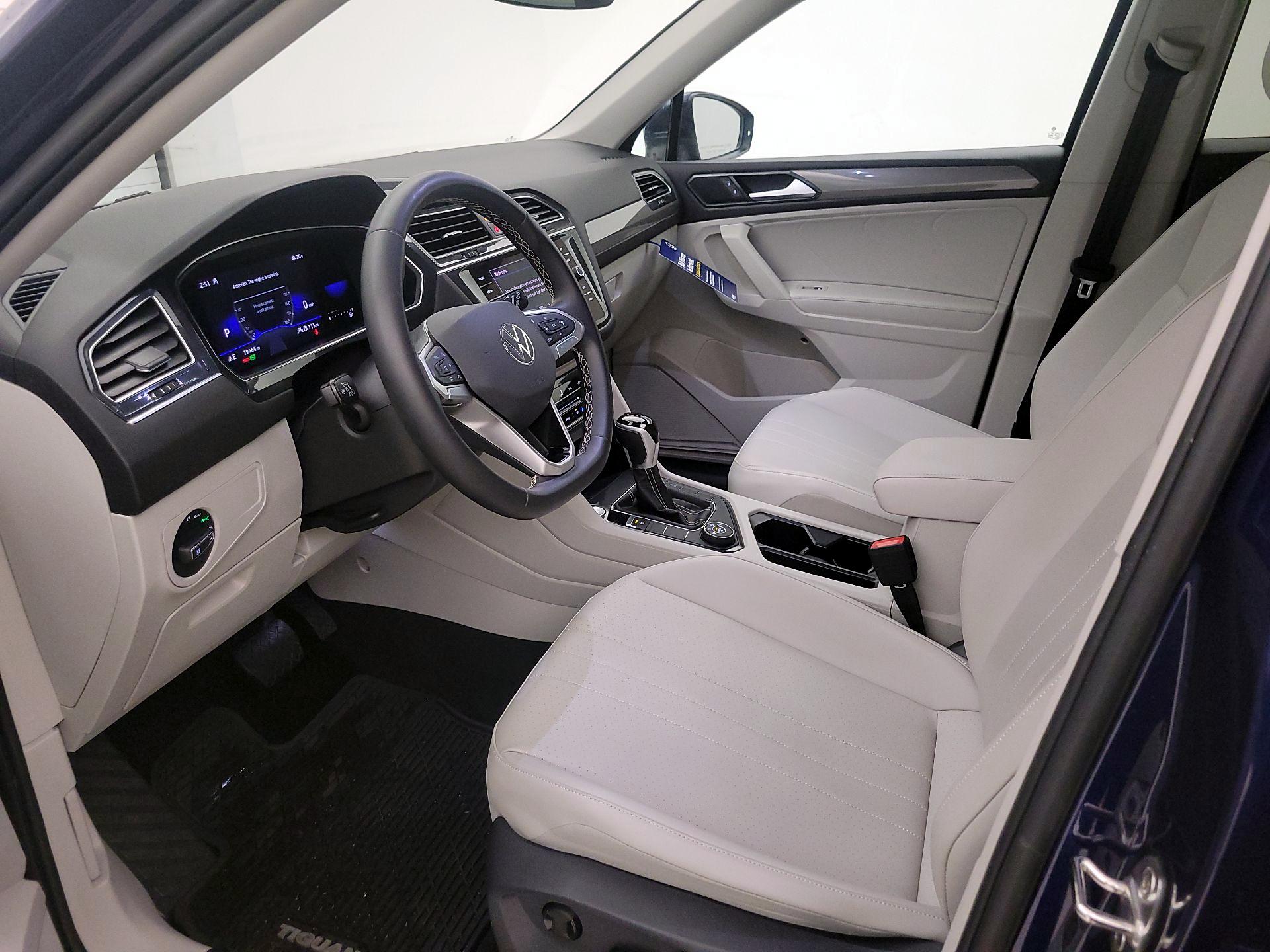 Thumbnail: 2022 Volkswagen Tiguan - 11