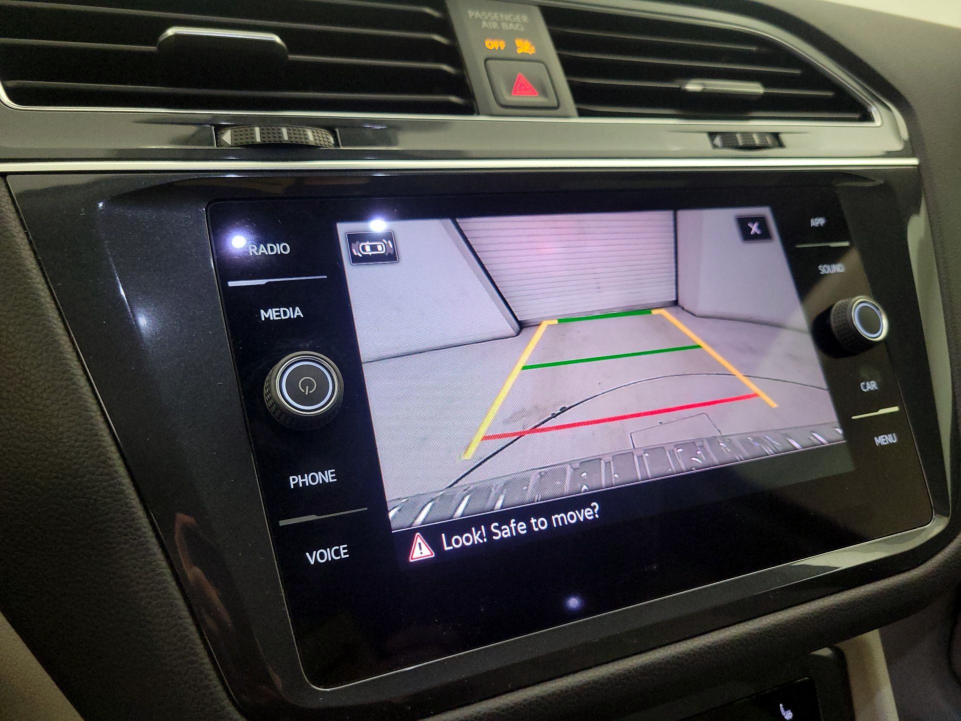 Thumbnail: 2022 Volkswagen Tiguan - 13