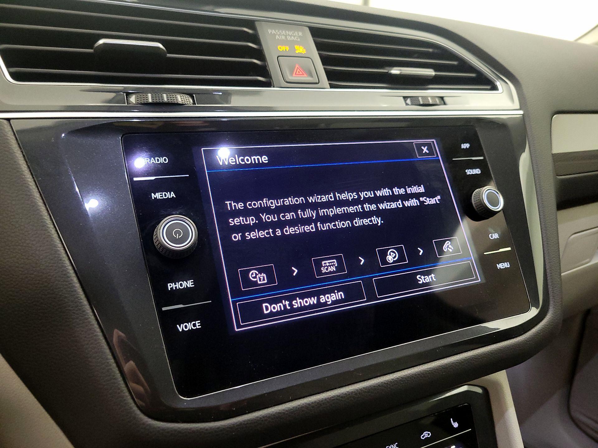 Thumbnail: 2022 Volkswagen Tiguan - 14