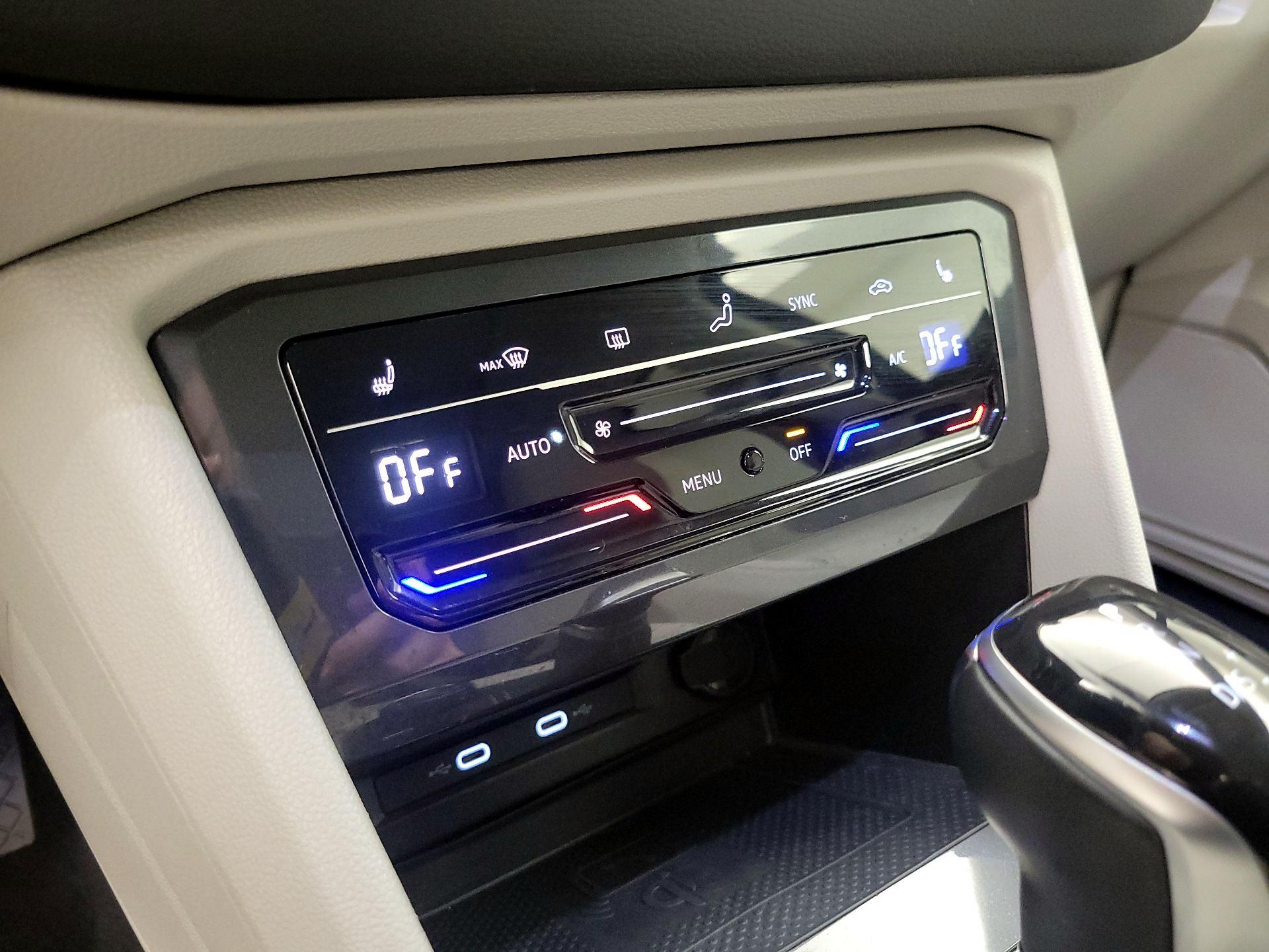 Thumbnail: 2022 Volkswagen Tiguan - 15