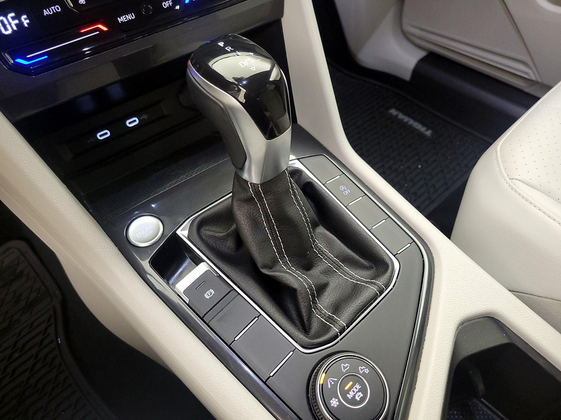 Thumbnail: 2022 Volkswagen Tiguan - 16