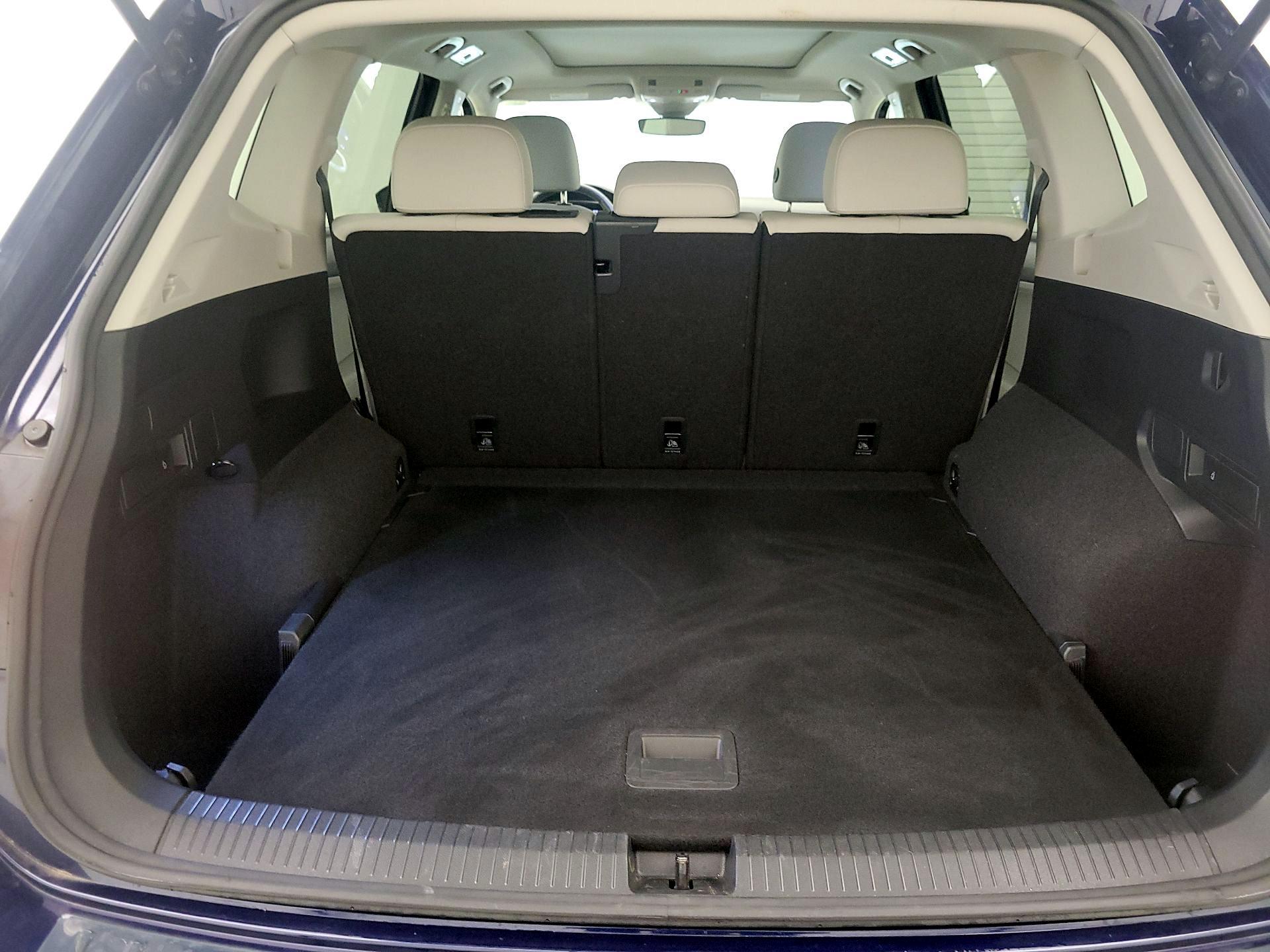 Thumbnail: 2022 Volkswagen Tiguan - 18