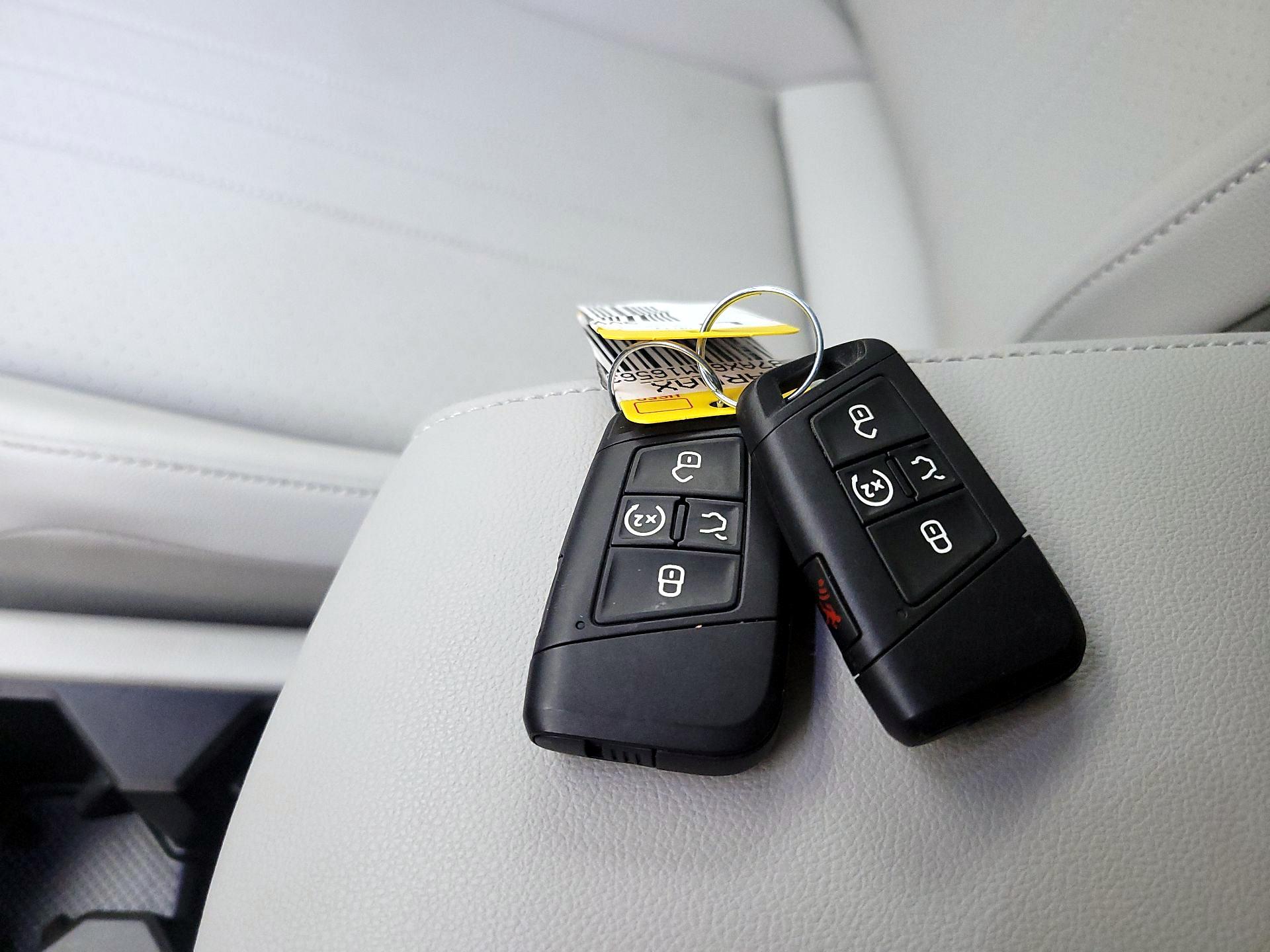 Thumbnail: 2022 Volkswagen Tiguan - 20