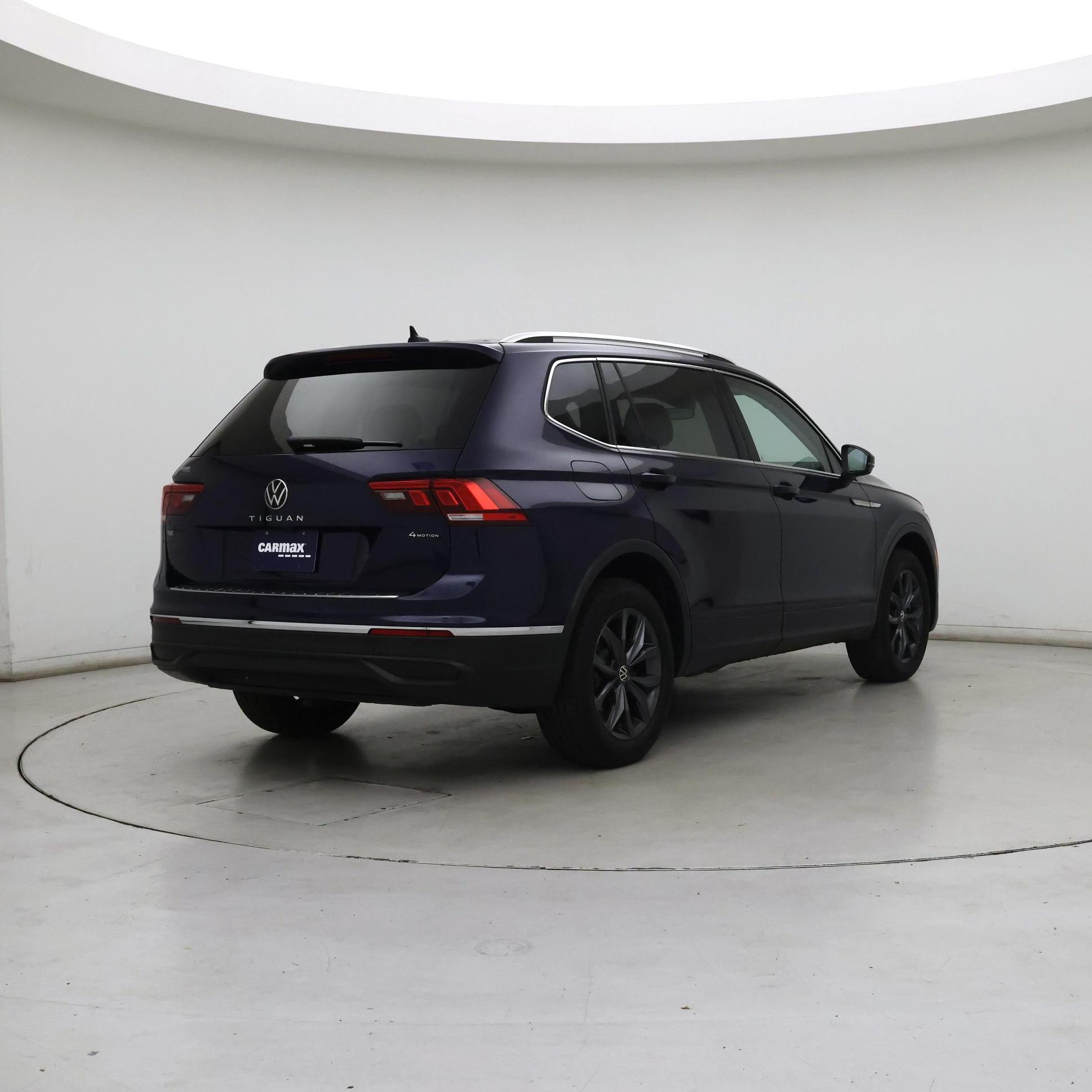 Thumbnail: 2022 Volkswagen Tiguan - 8