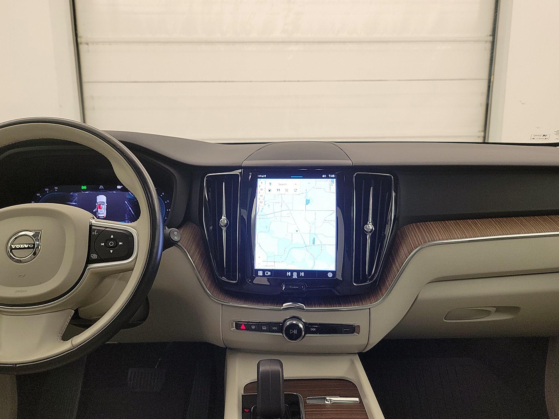 Thumbnail: 2022 Volvo XC60 - 9