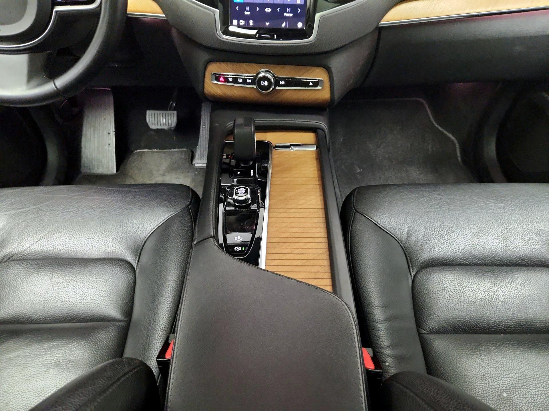 Thumbnail: 2023 Volvo XC90 - 18