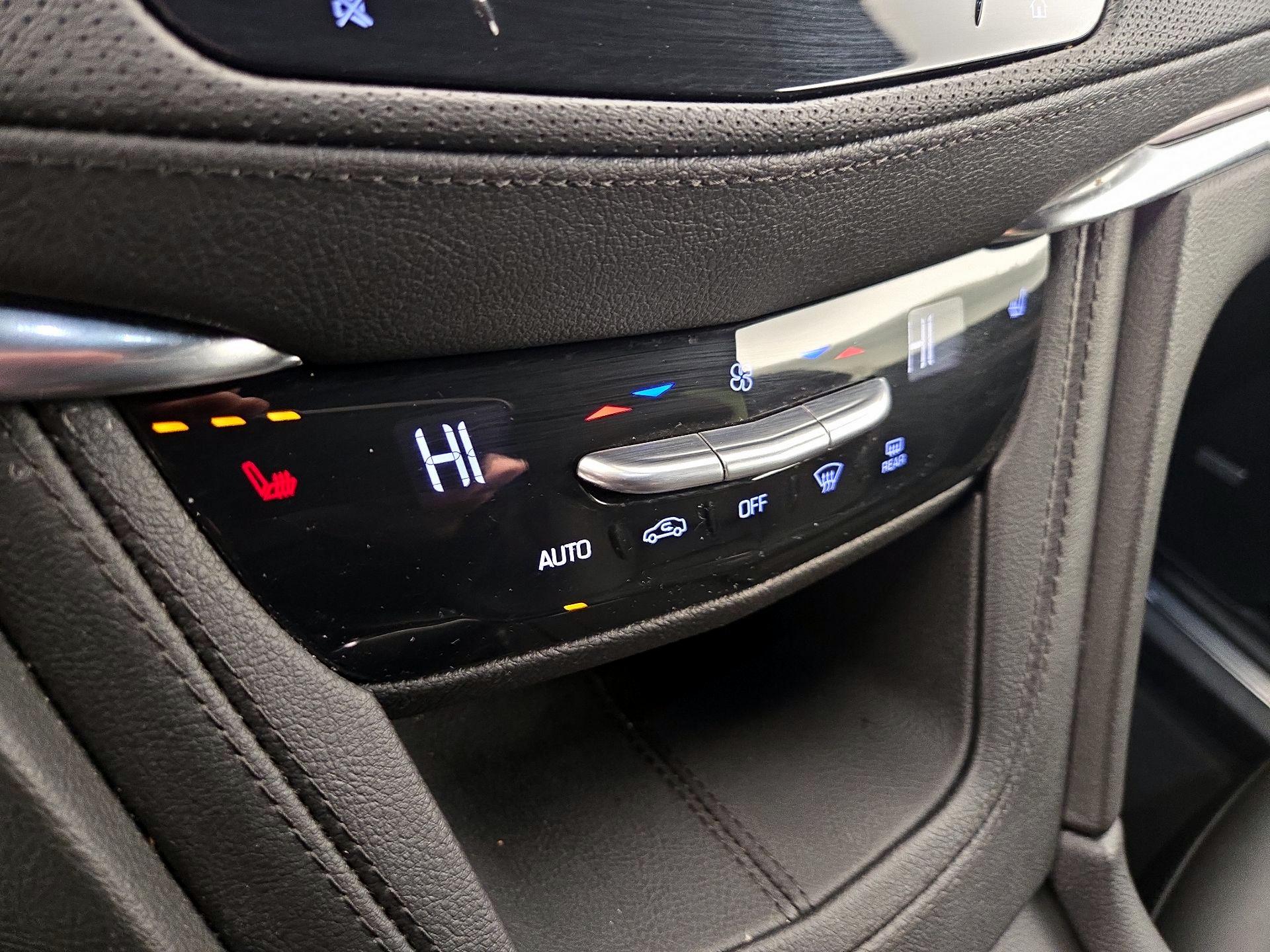 Thumbnail: 2022 Cadillac XT5 - 16