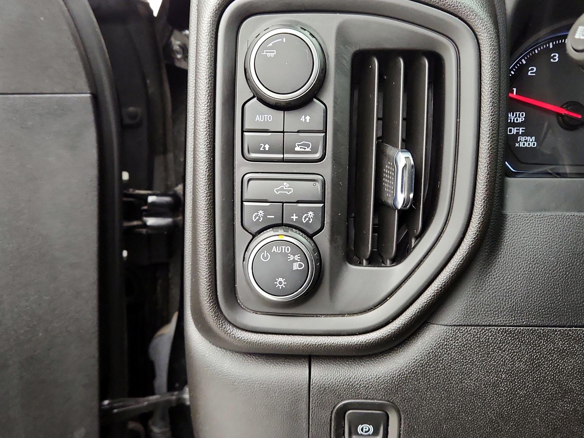 Thumbnail: 2022 Chevrolet Silverado 1500 - 13