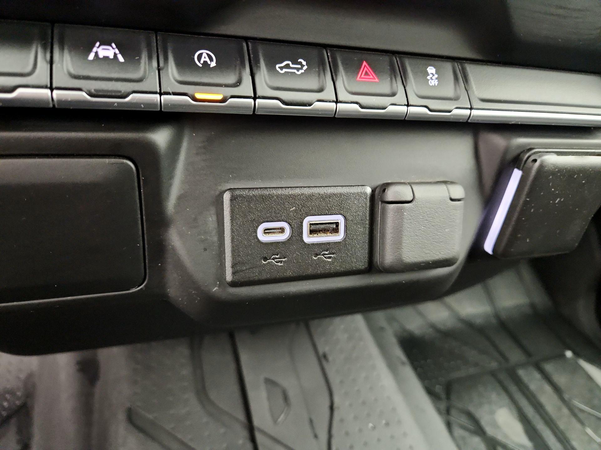 Thumbnail: 2022 Chevrolet Silverado 1500 - 18