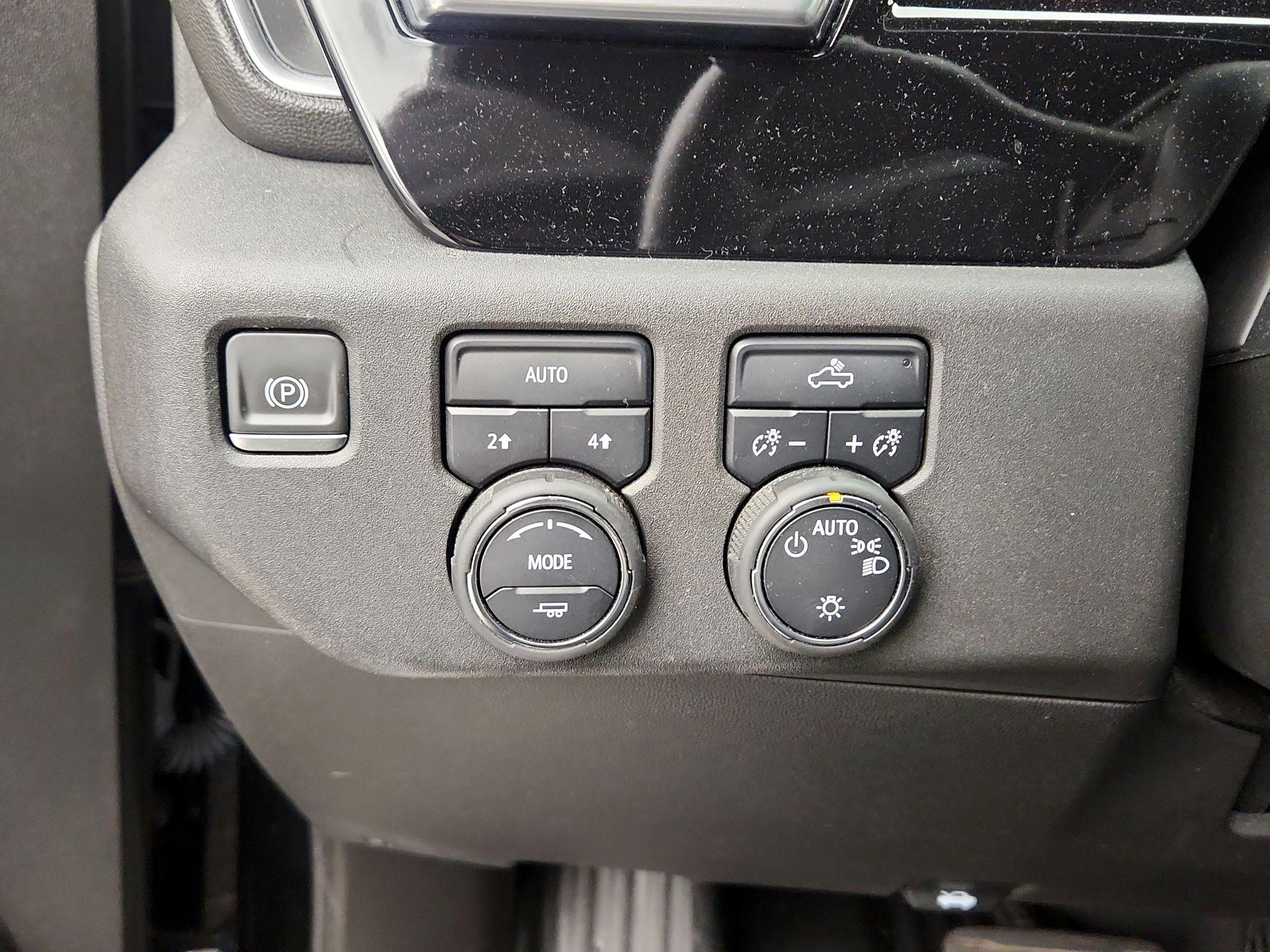 Thumbnail: 2023 Chevrolet Silverado 1500 - 13