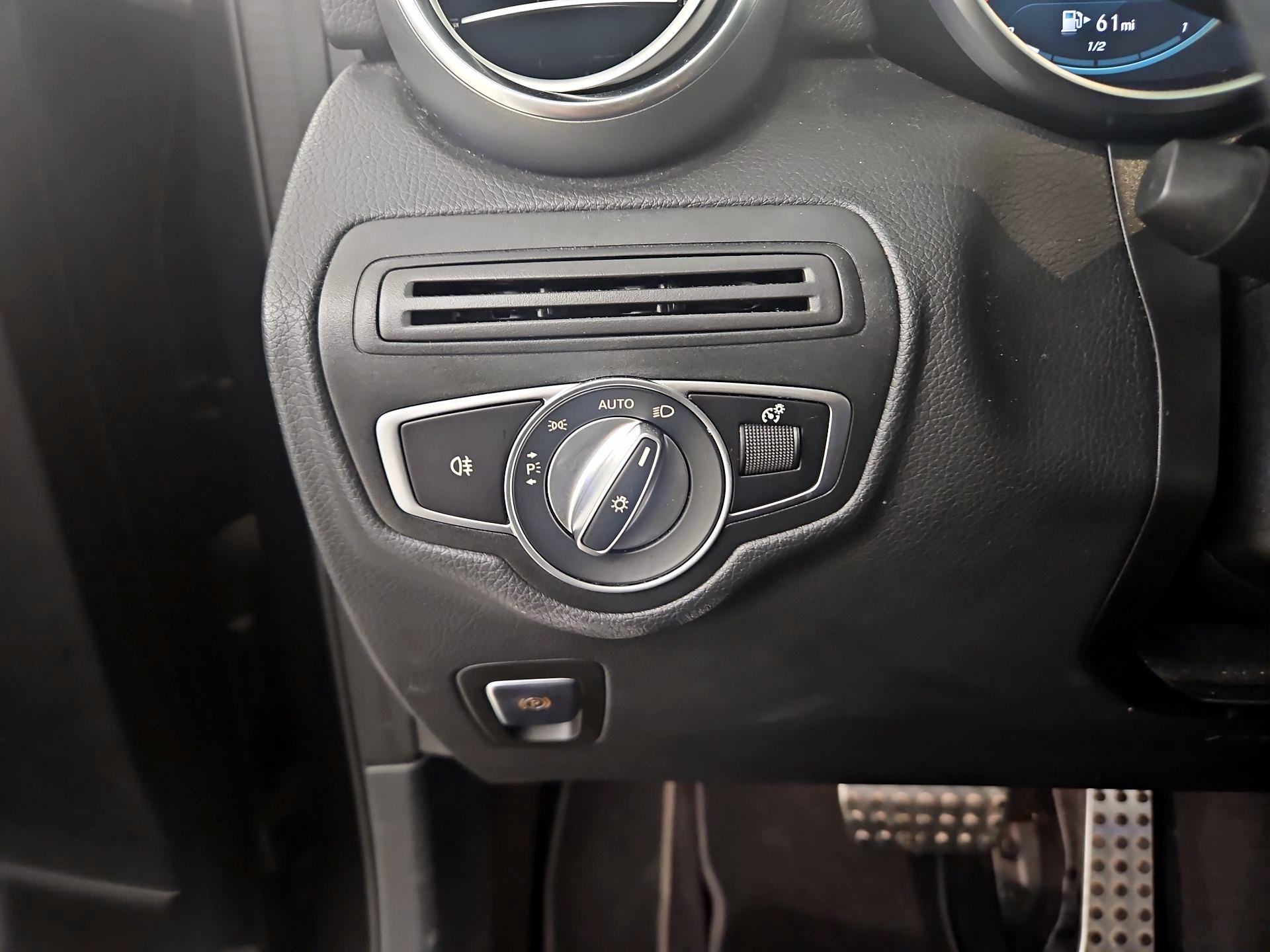 Thumbnail: 2022 Mercedes-Benz GLC - 13