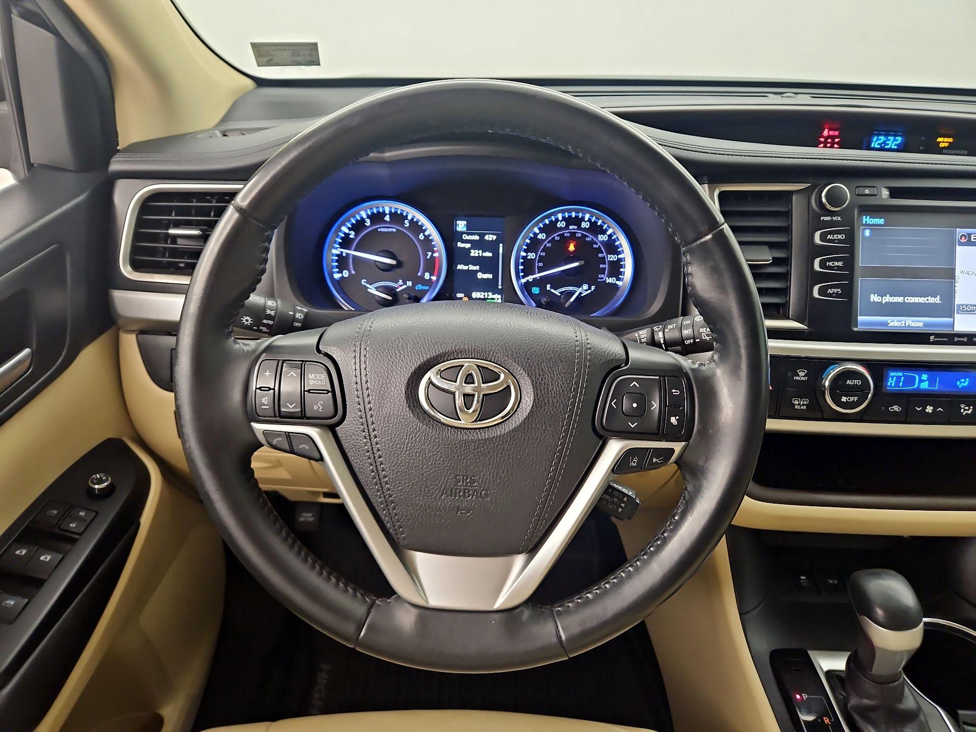 Thumbnail: 2019 Toyota Highlander - 10