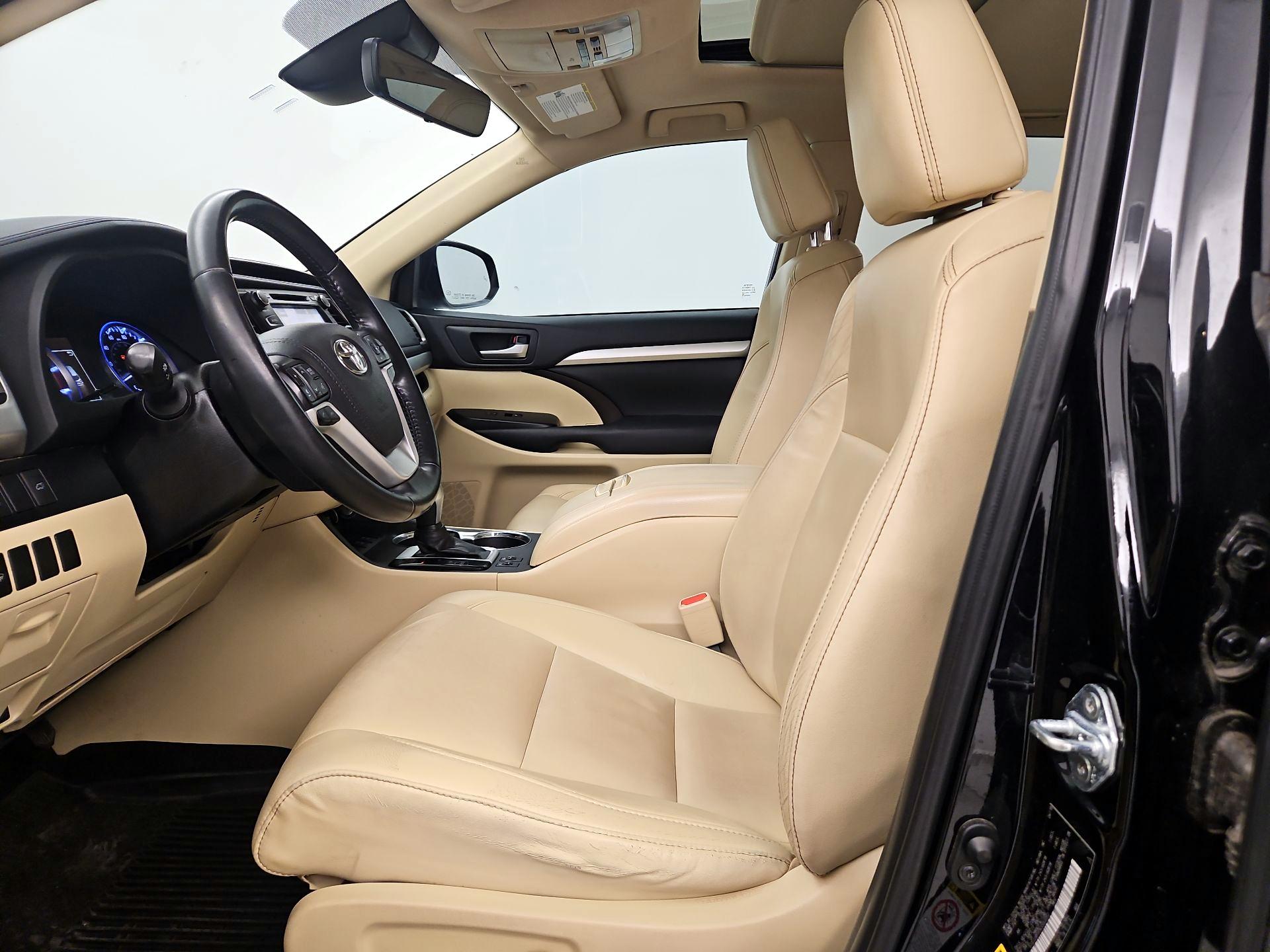 Thumbnail: 2019 Toyota Highlander - 11