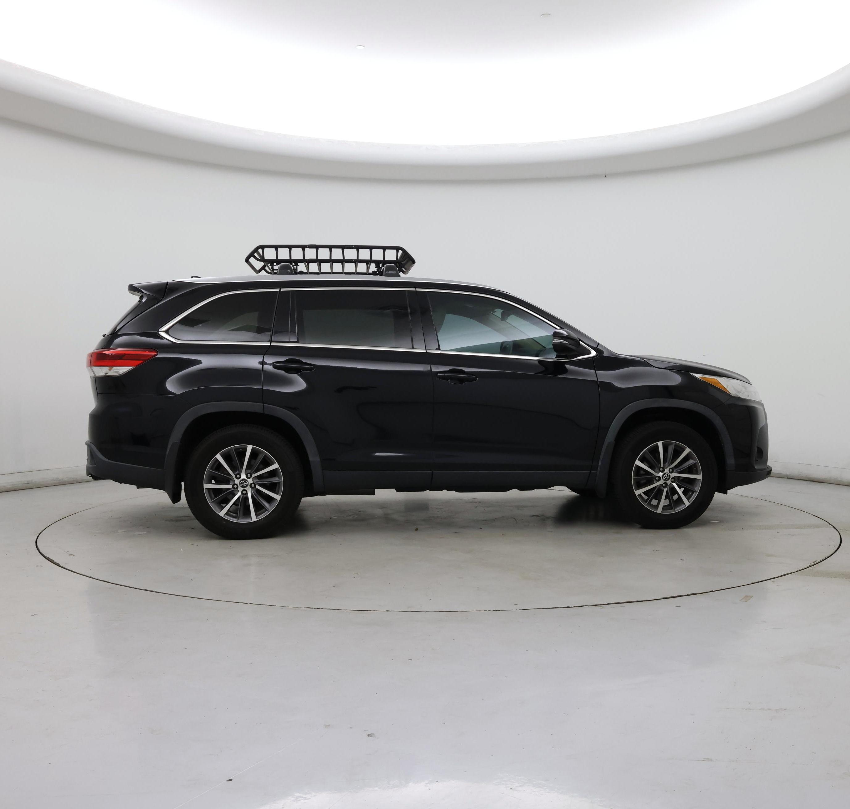 Thumbnail: 2019 Toyota Highlander - 7