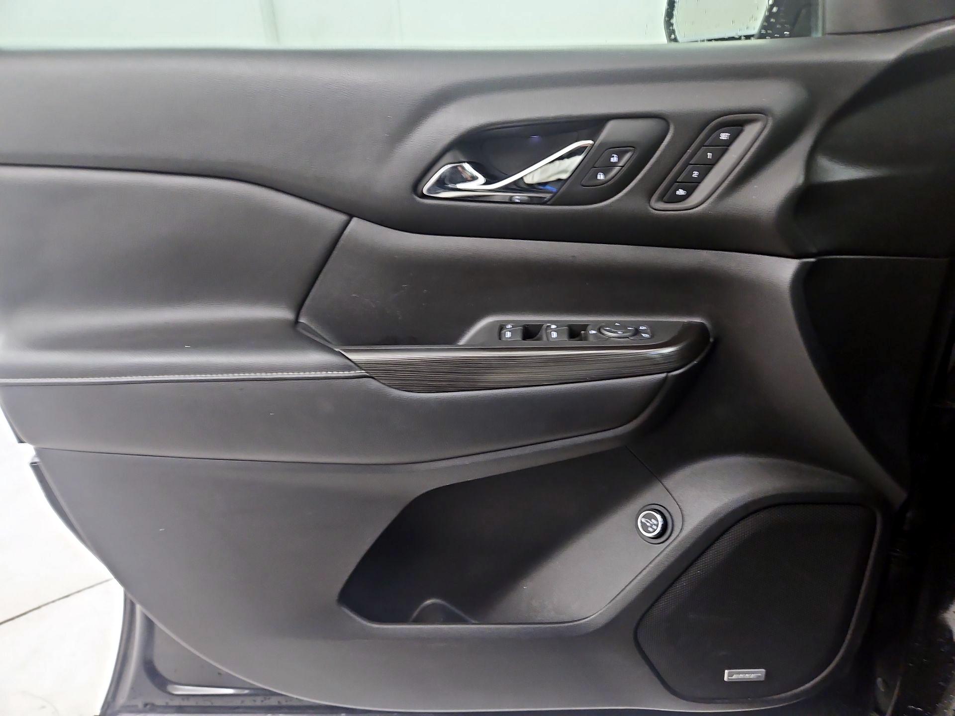 Thumbnail: 2017 GMC Acadia - 12