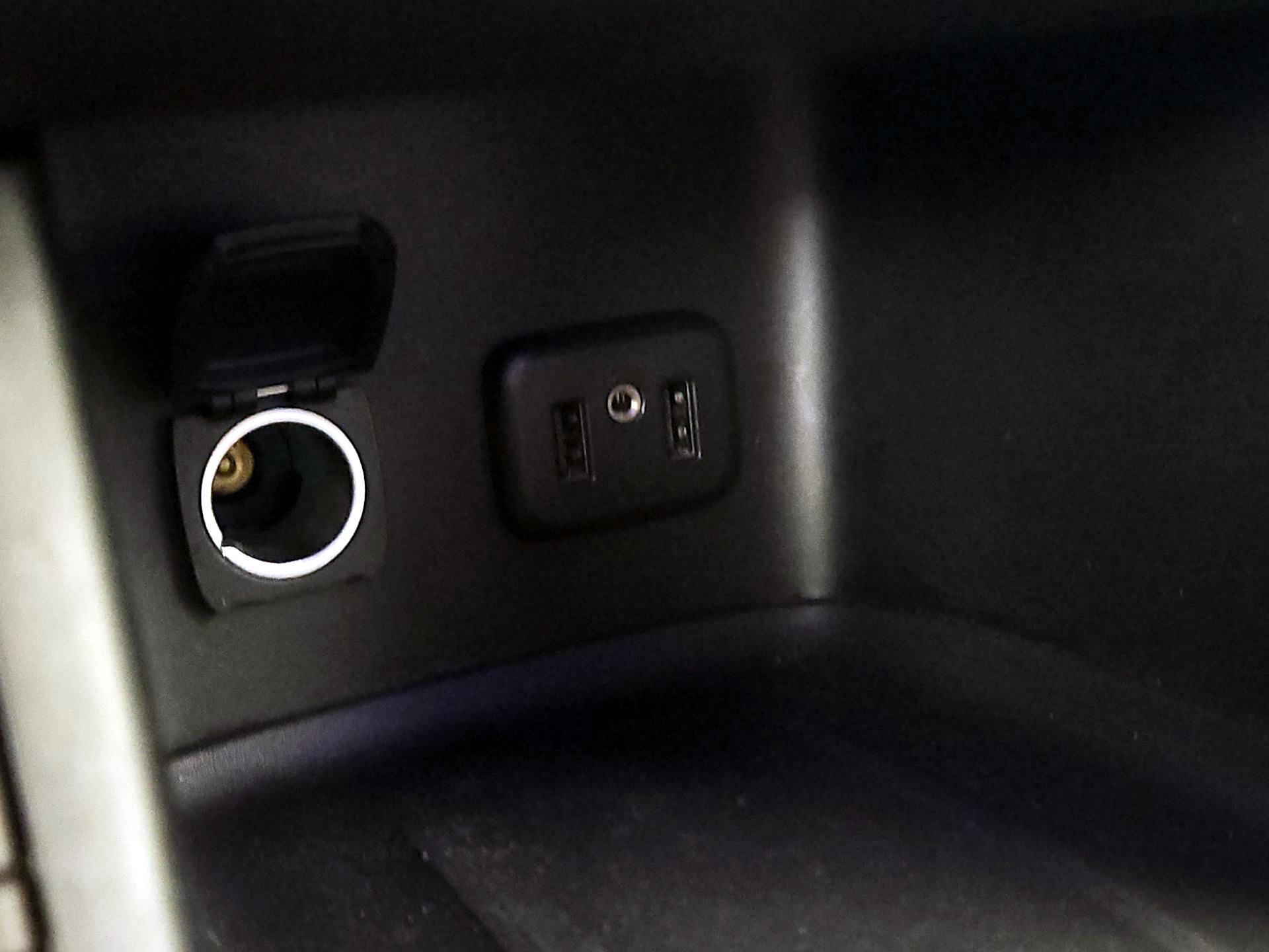 Thumbnail: 2017 GMC Acadia - 19