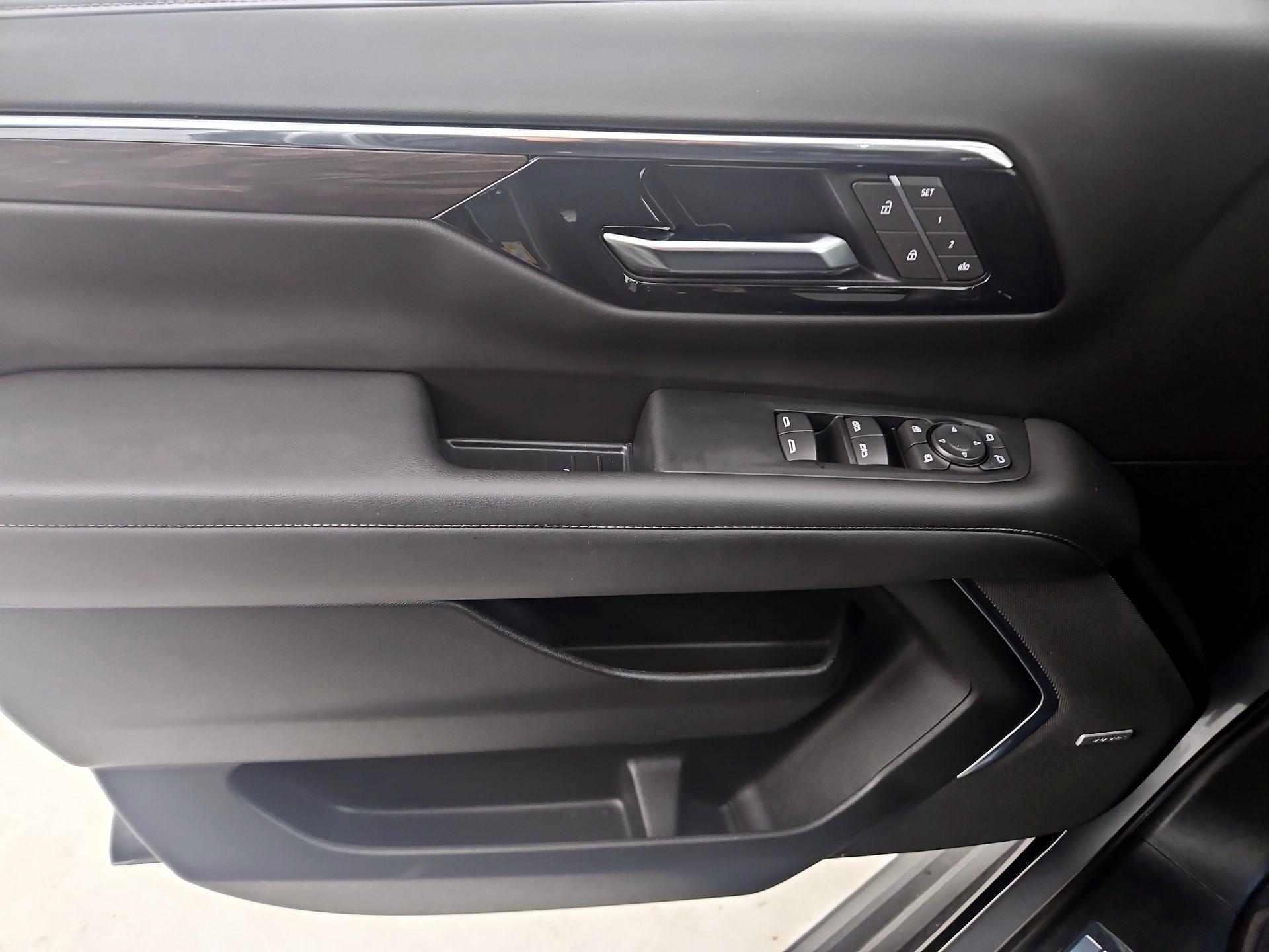 Thumbnail: 2025 Chevrolet Tahoe - 12