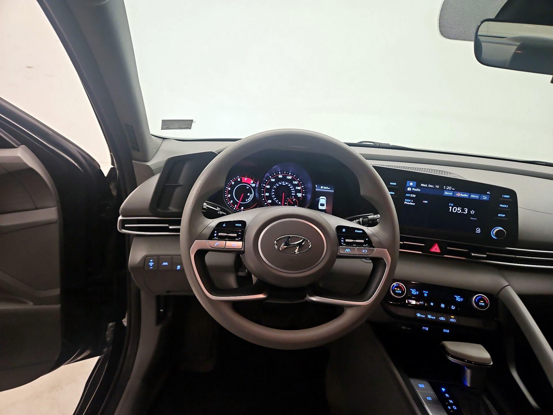 Thumbnail: 2023 Hyundai Elantra - 10