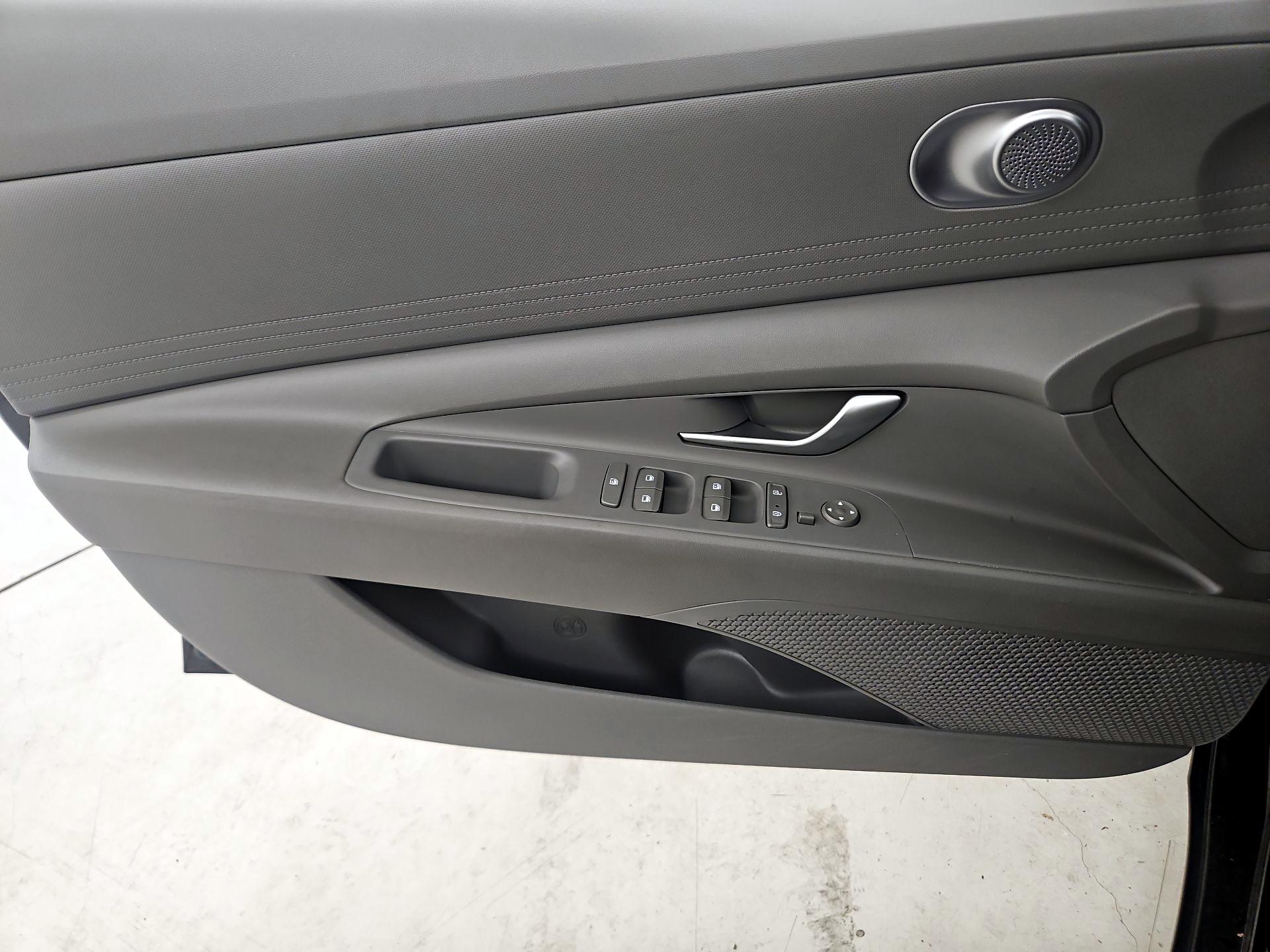 Thumbnail: 2023 Hyundai Elantra - 12