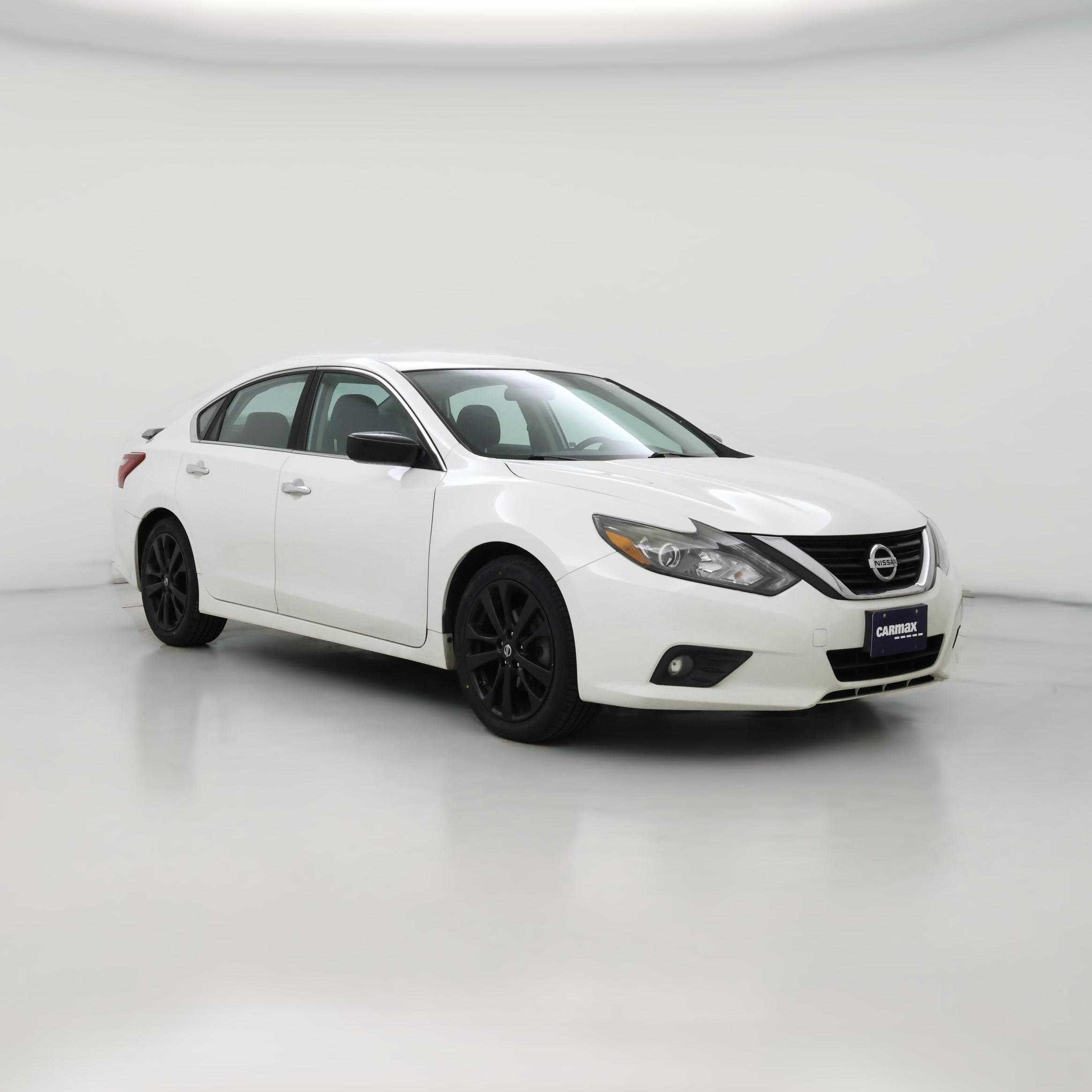 Thumbnail: 2017 Nissan Altima - 1