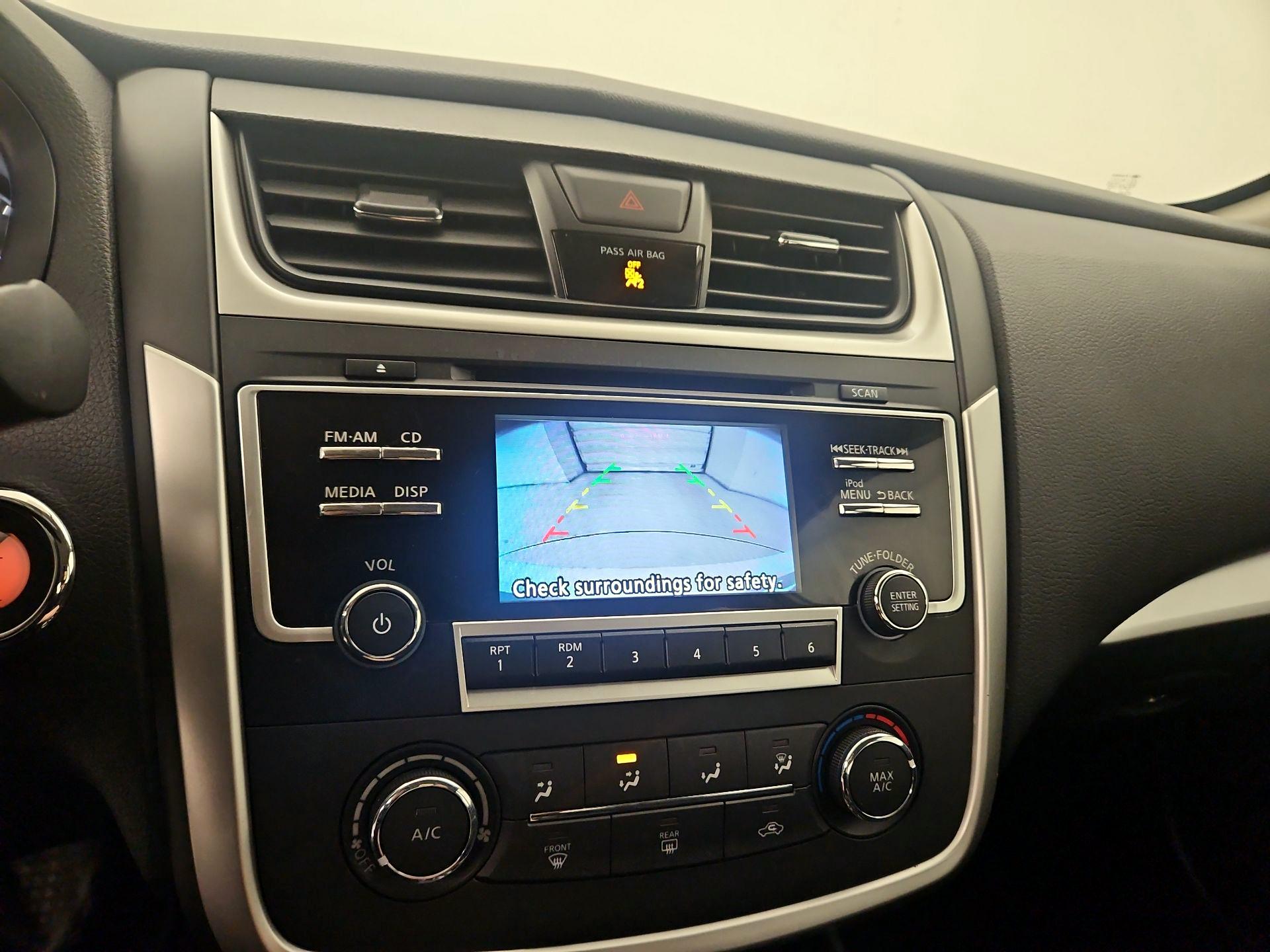 Thumbnail: 2017 Nissan Altima - 14