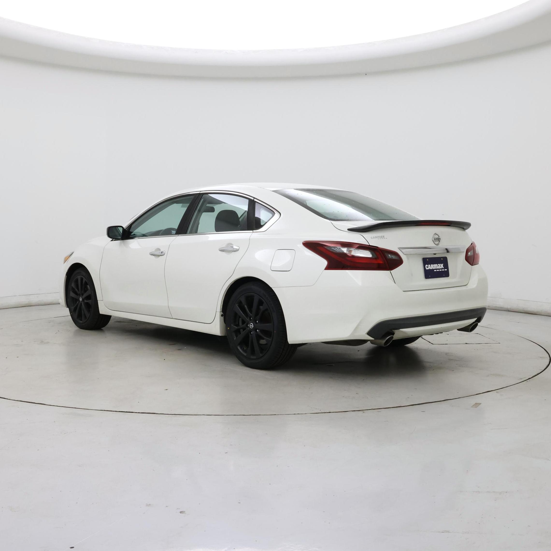 Thumbnail: 2017 Nissan Altima - 2