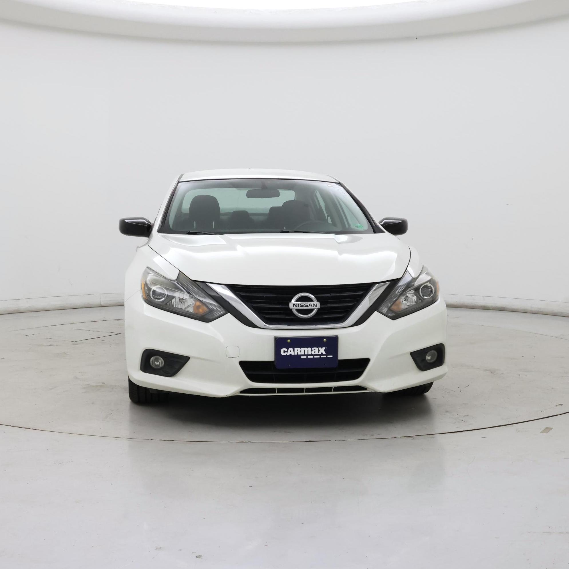 Thumbnail: 2017 Nissan Altima - 5