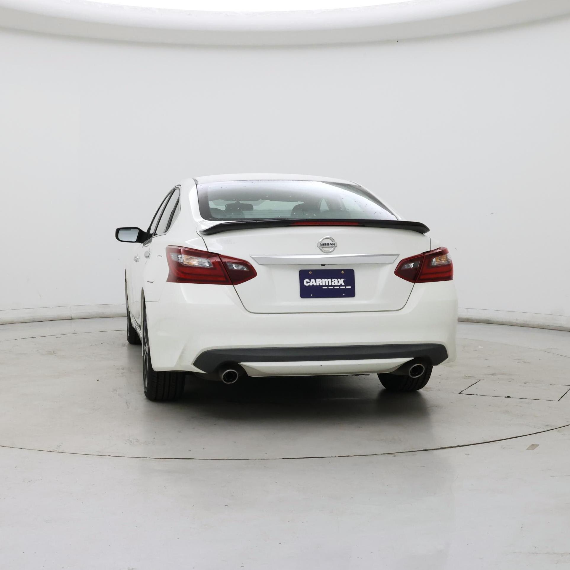 Thumbnail: 2017 Nissan Altima - 6