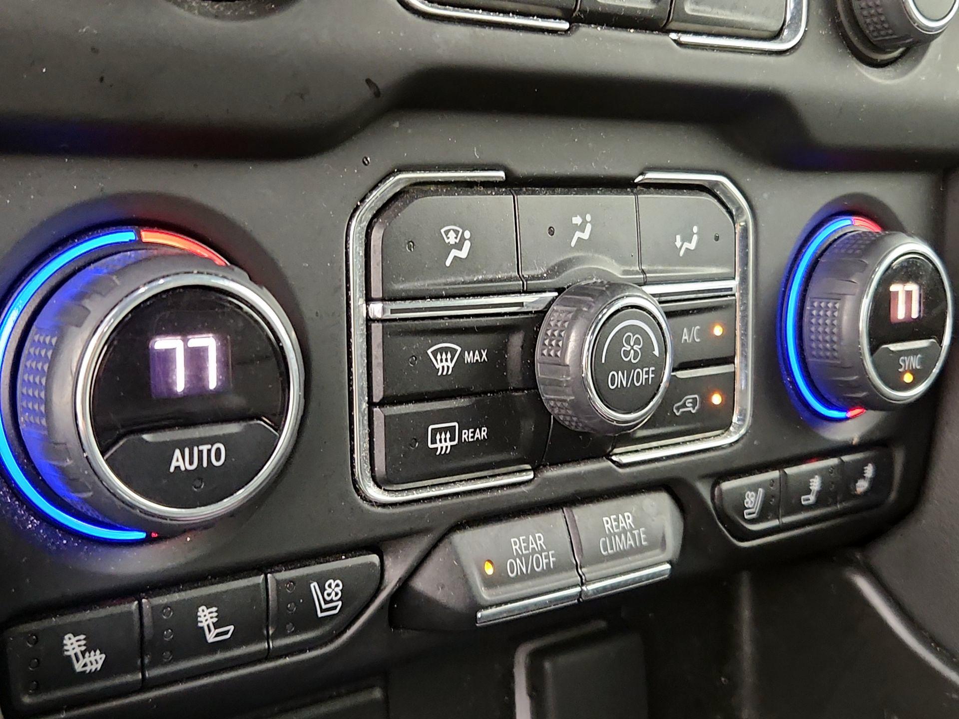 Thumbnail: 2023 Chevrolet Suburban - 17