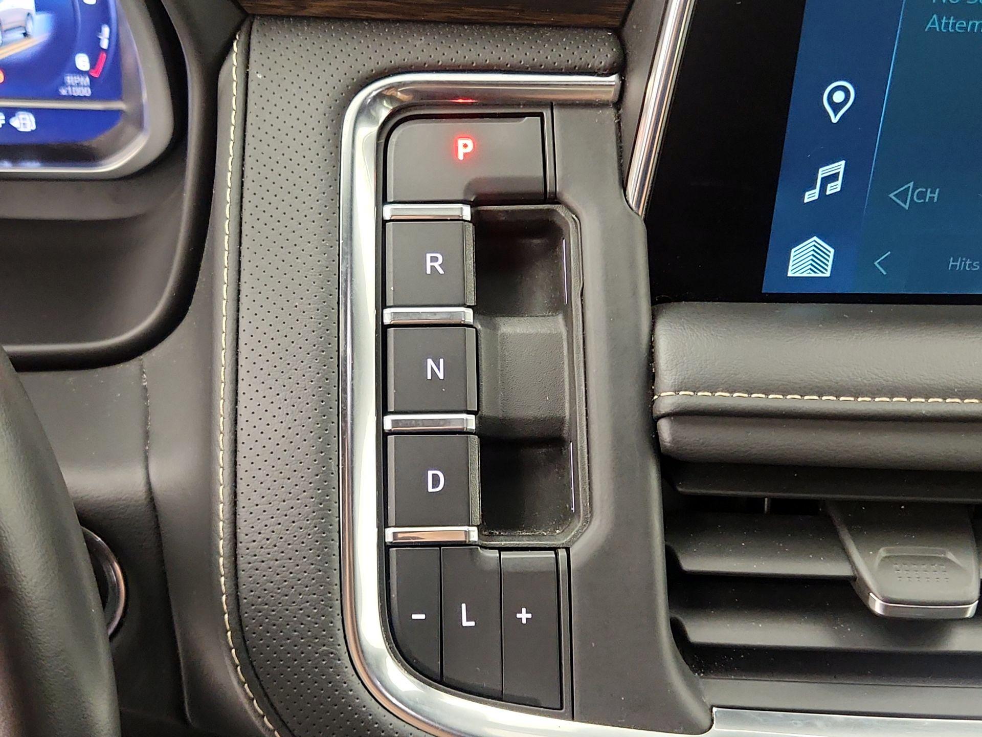 Thumbnail: 2023 Chevrolet Suburban - 18