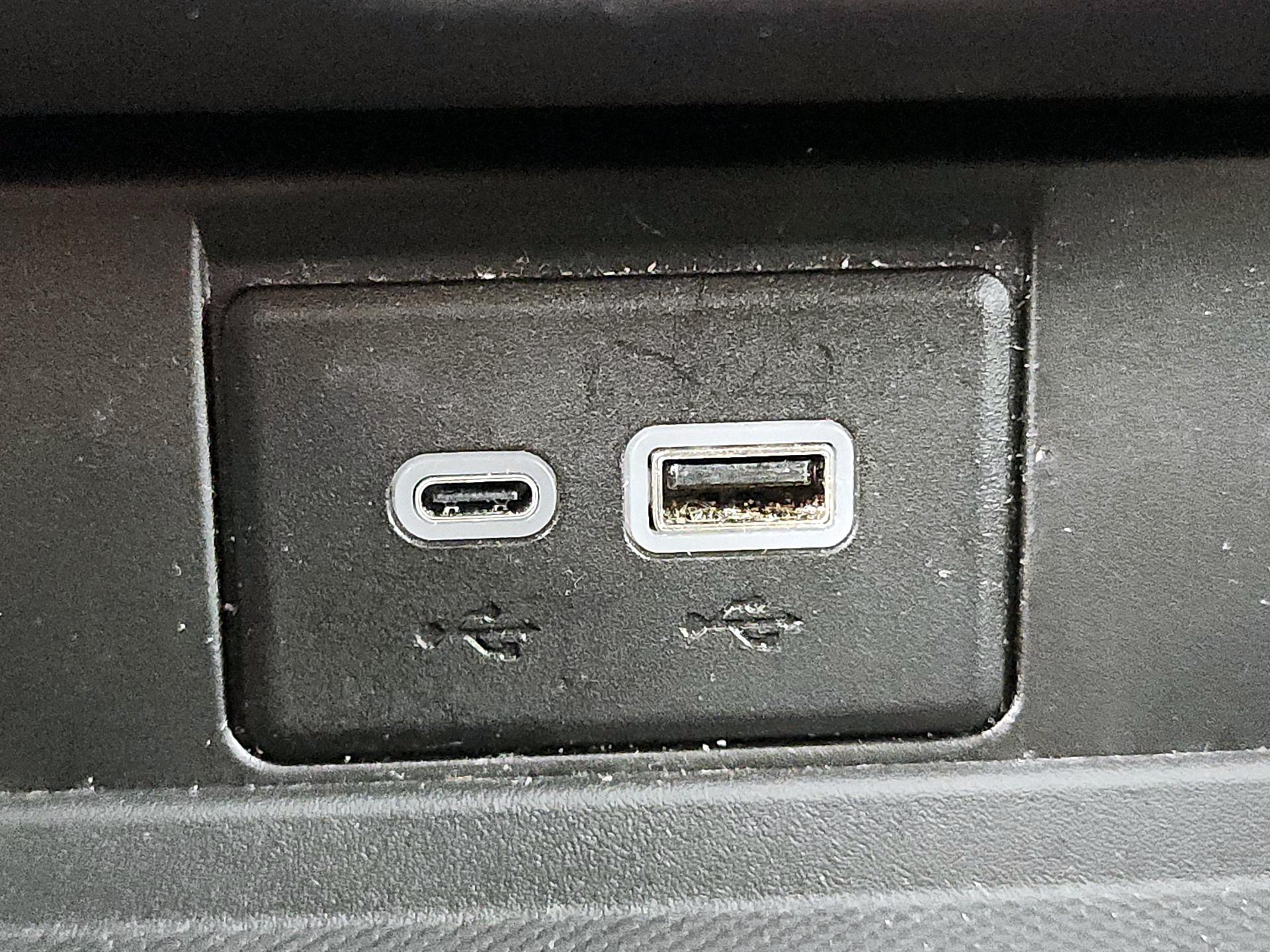 Thumbnail: 2023 Chevrolet Suburban - 19