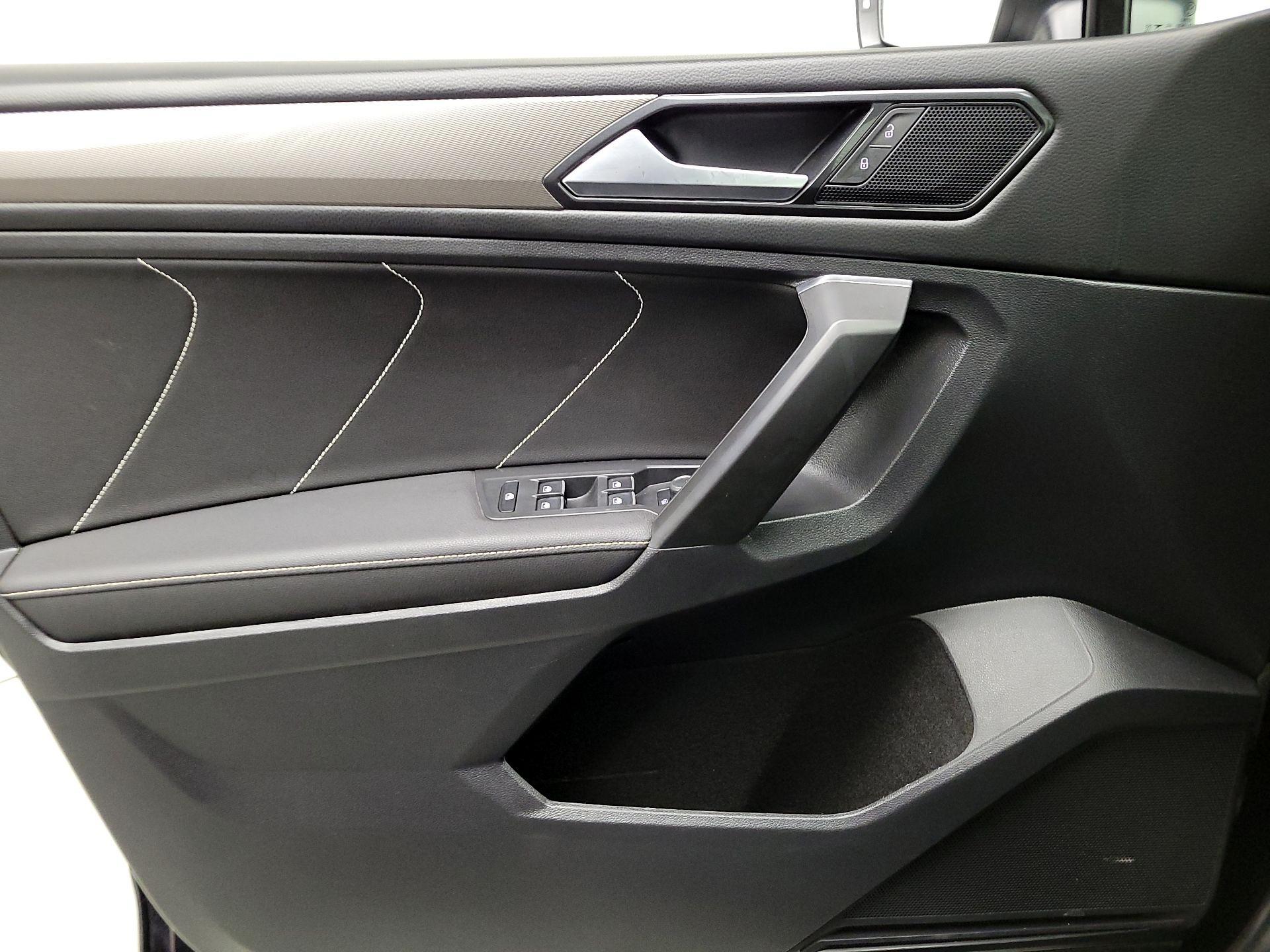 Thumbnail: 2023 Volkswagen Tiguan - 12