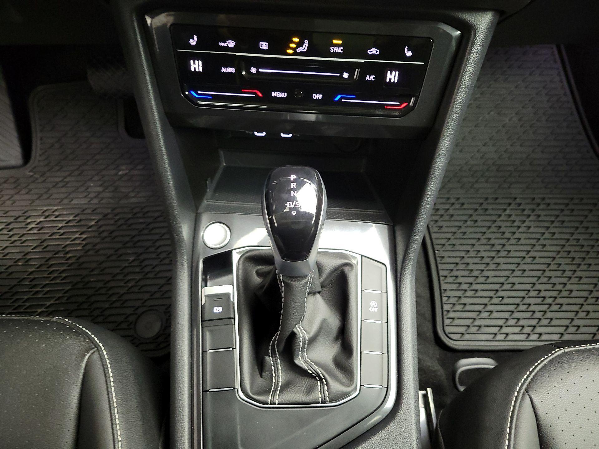 Thumbnail: 2023 Volkswagen Tiguan - 16