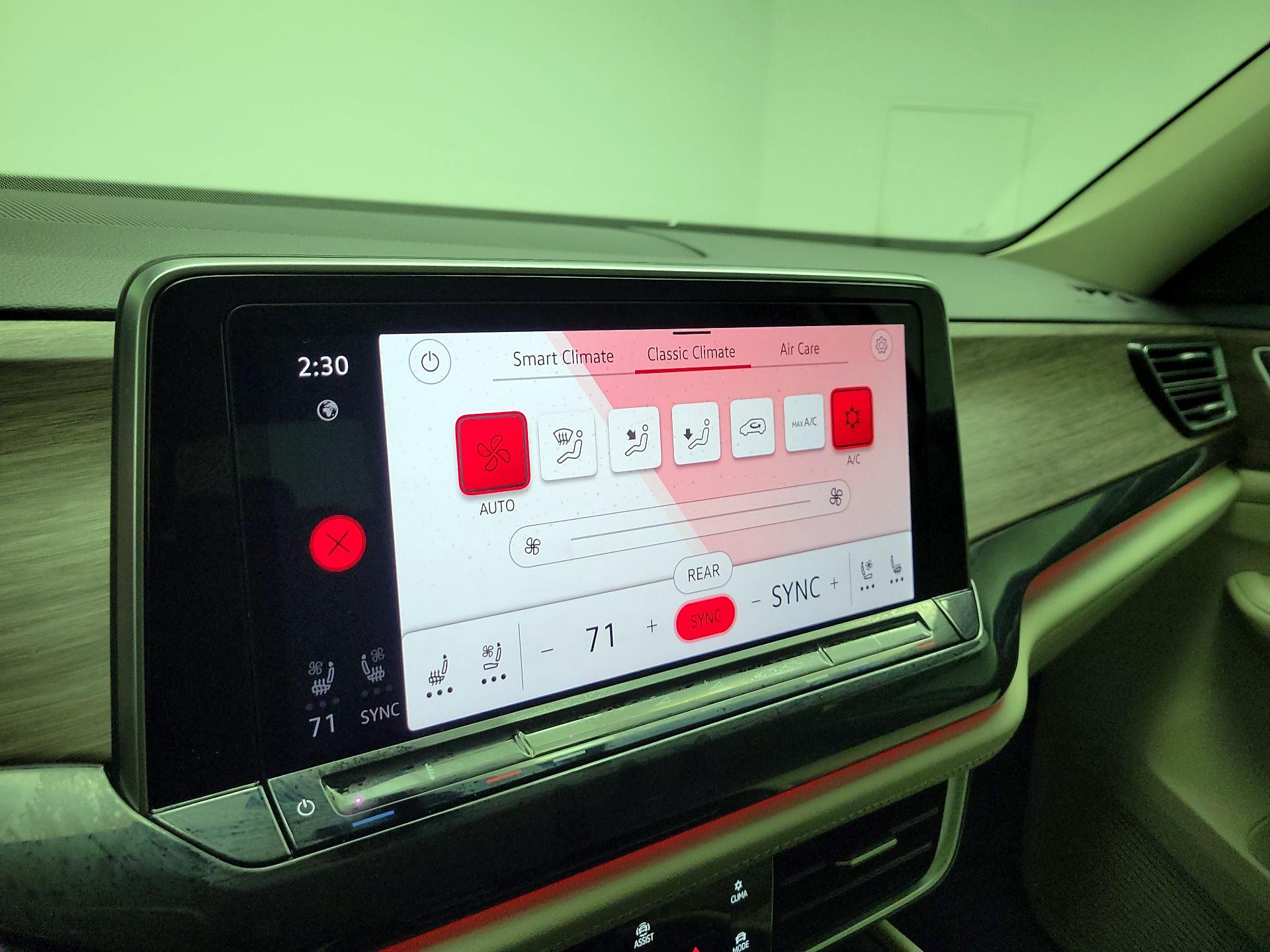 Thumbnail: 2024 Volkswagen Atlas - 17